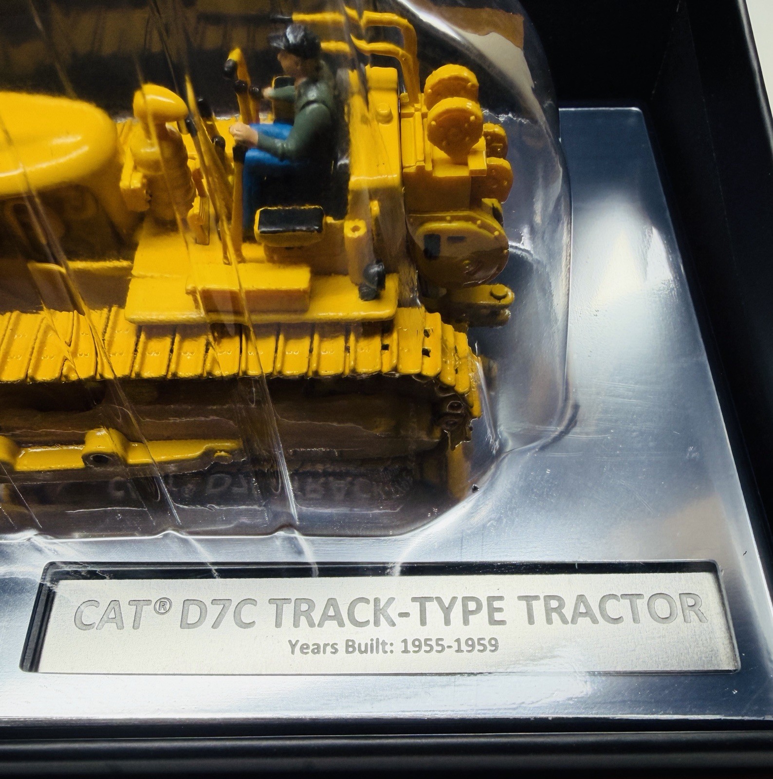 DM 1:50 CAT D7C Caterpillar tracked bulldozer alloy vehicle shovel model 85577