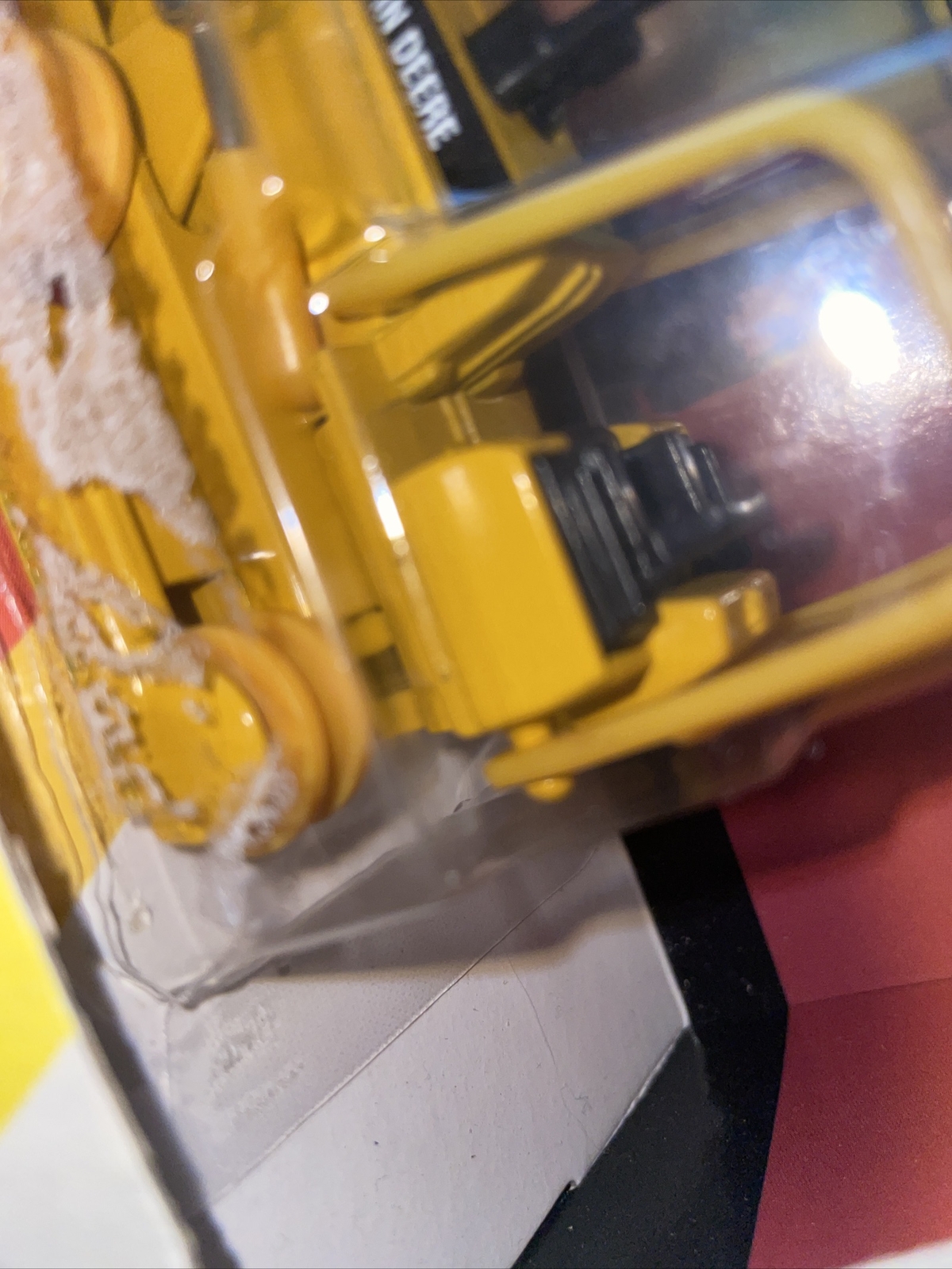 Vintage 1995 ERTL JOHN DEERE Die-Cast Bulldozer 1:64 Scale #568 Missing 1 Track