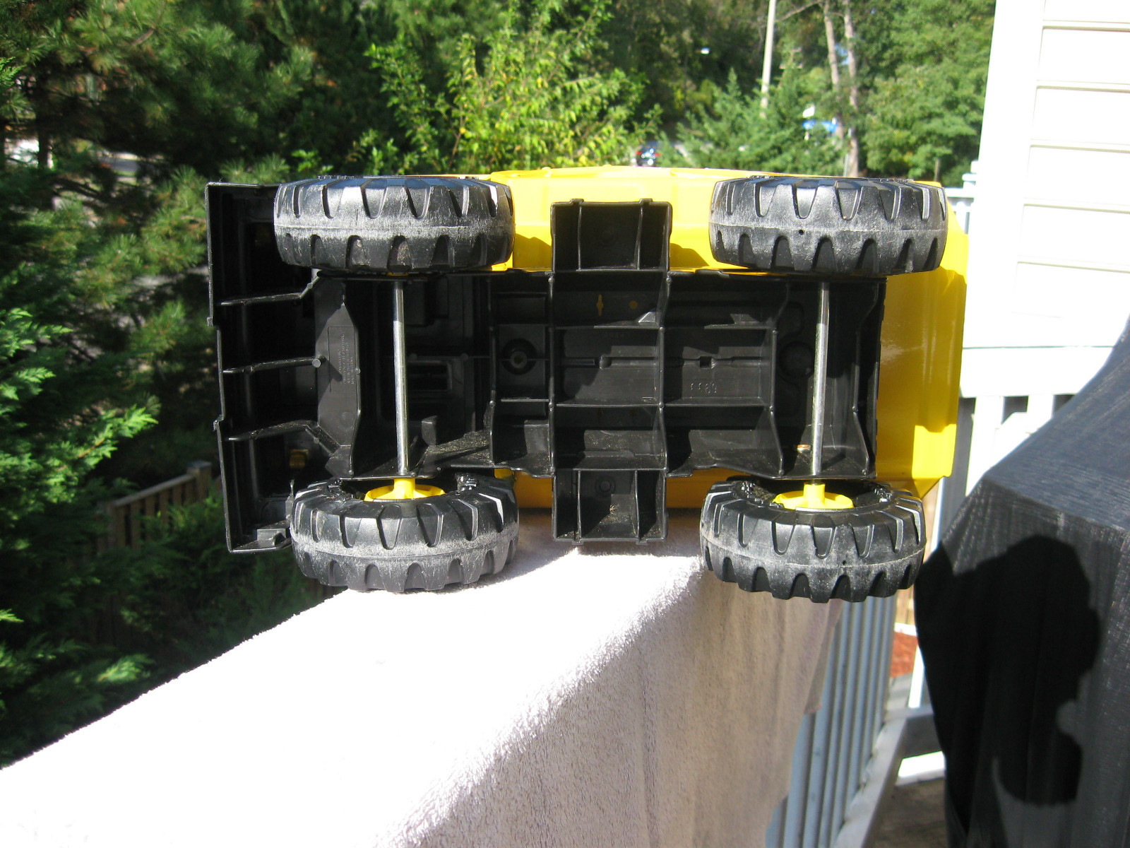 1999 TONKA NO. 768 MIGHTY DUMP TRUCK 16″ LENGTH~ PRESSED-STEEL
