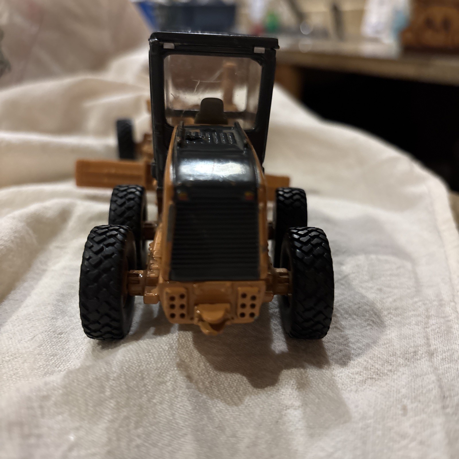 1:50 Scale ERTL Case 885 Motor Grater Die Cast