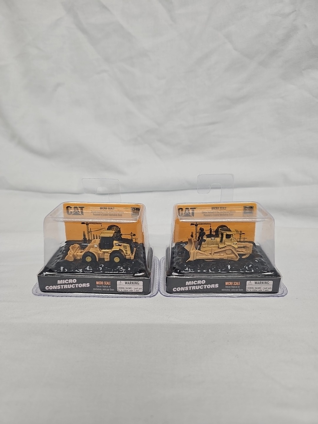 Diecast Masters CAT Micro Construction D8T TrackType Tractor & 950M Wheel Loader