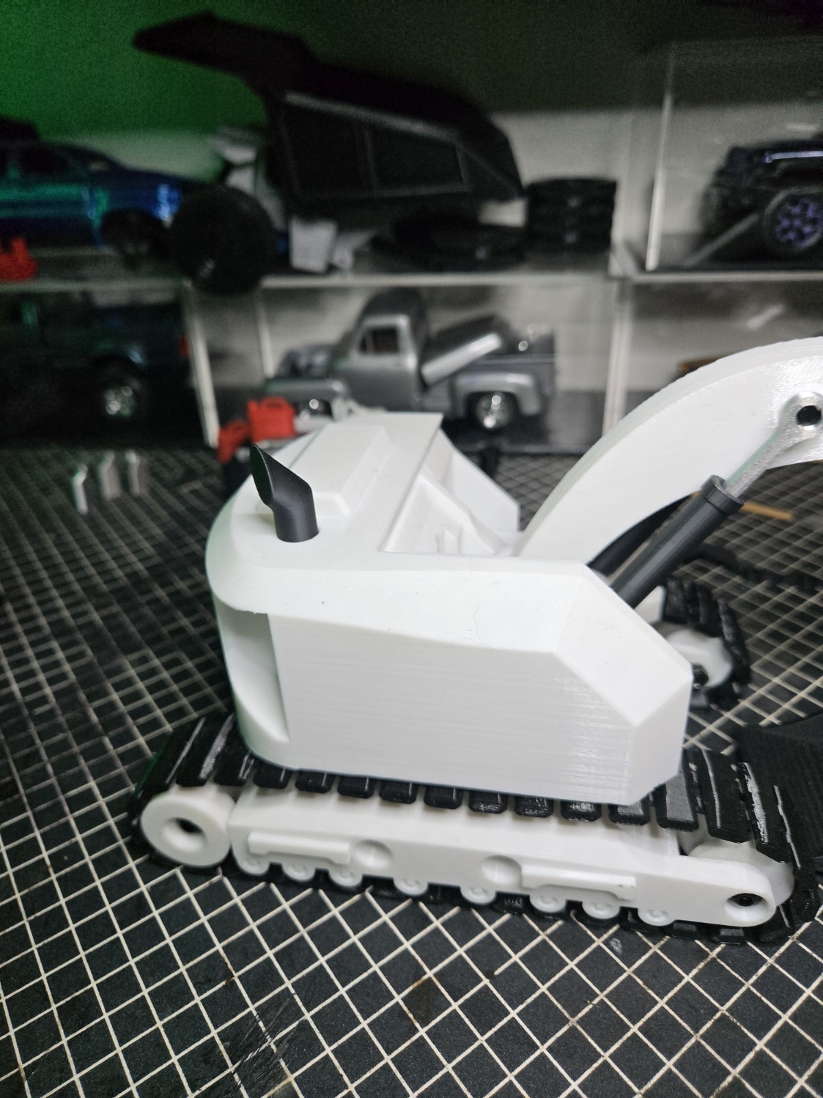 Excavator Model Kit 1-24 Scale With Rubber Tracks