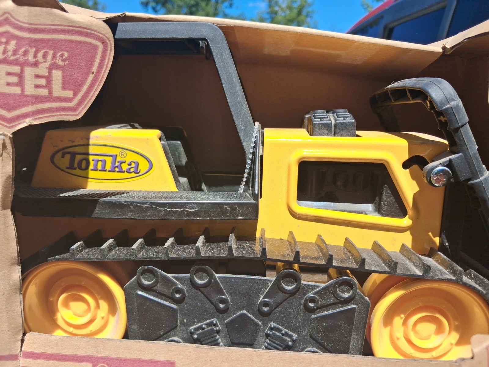 2013 Tonka Vintage Steel Classic Bulldozer in Tonka Heritage Package – NEW