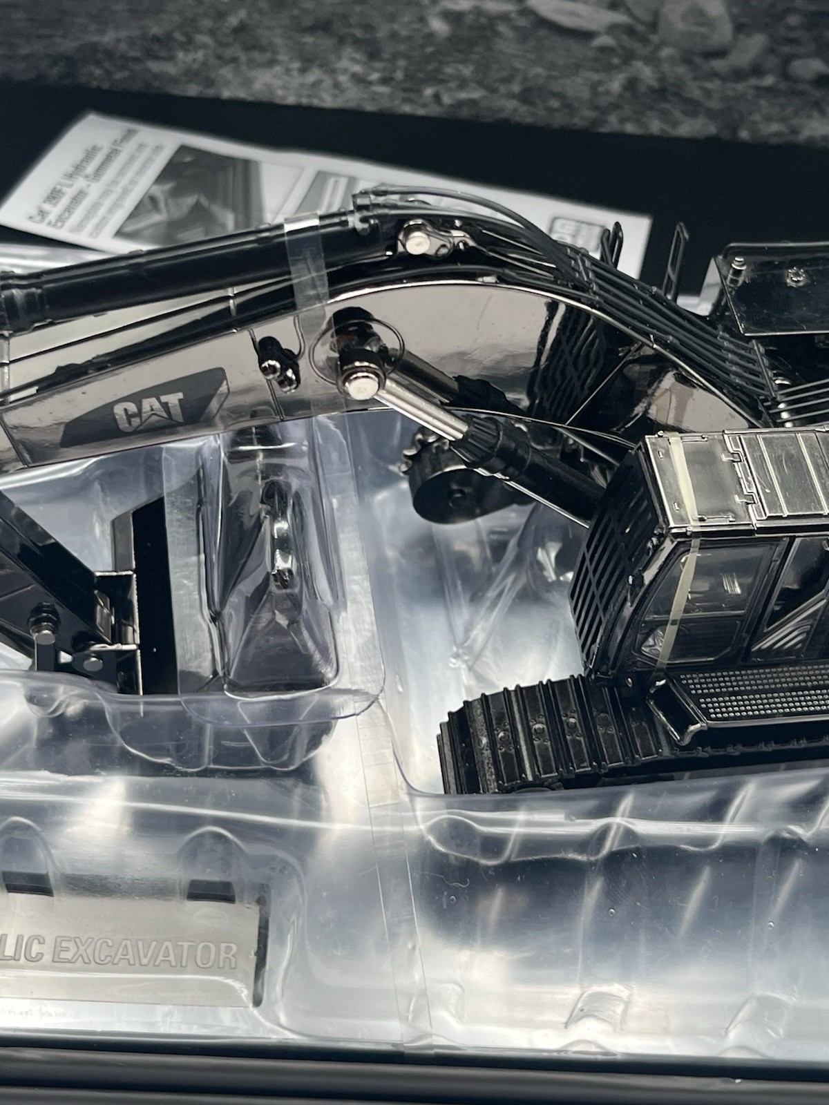1/50 Cat 390F L HydraulicExcavator Commemorative Series(85547) Gun metal Flawed