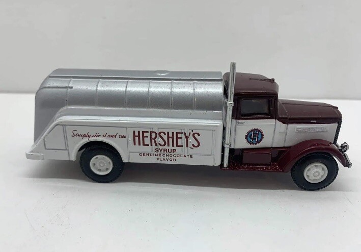 1:64 AHL Hartoy Peterbilt Delivery Truck Car Hershey’s Syrup Diecast Model 1939.