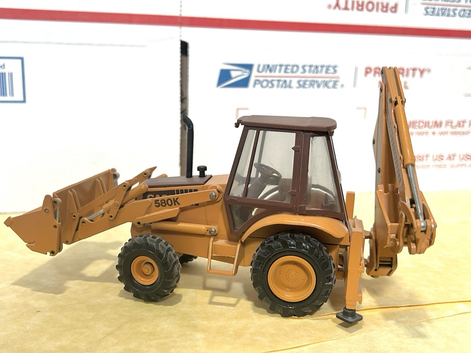 Conrad 1/35 Scale Case 580K Loader-Backhoe (Side-Shift Version) w/Extendahoe!