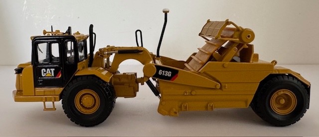 1:50 Caterpillar 613G Elevating Scraper Diecast Model By Norscot 55235
