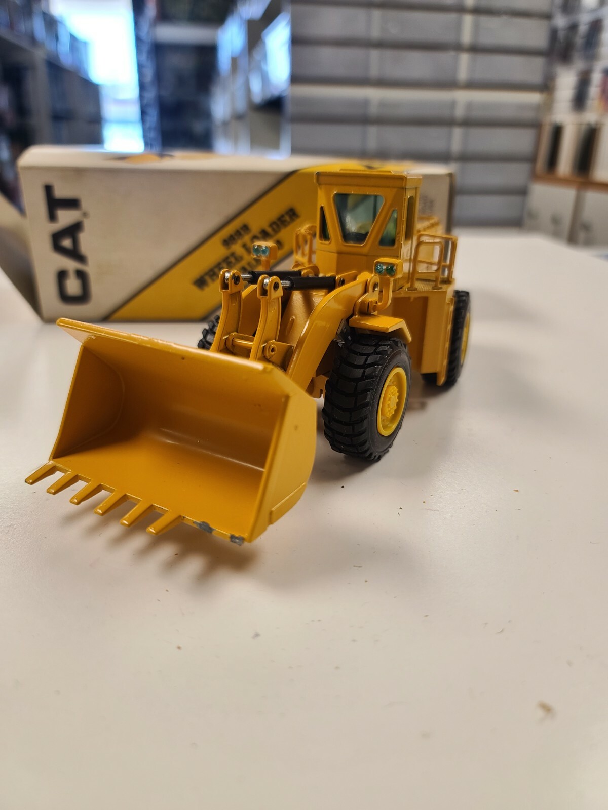 NZG 1:50 CAT 988B Wheel Loader No.167 Die Cast Construction Caterpillar Germany