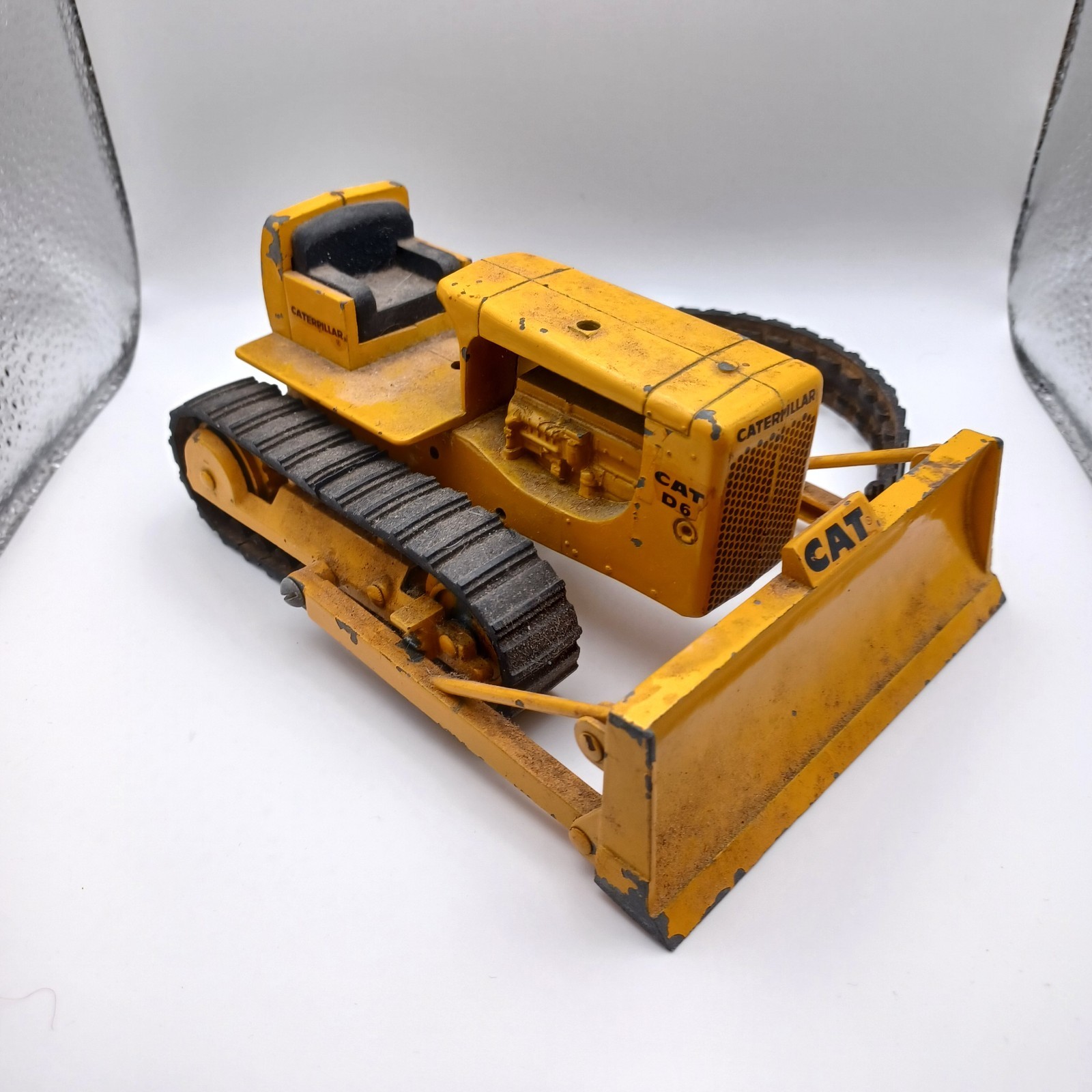 Vintage Ertl Model Toy D6 Caterpillar Metal Bulldozer w/original treads