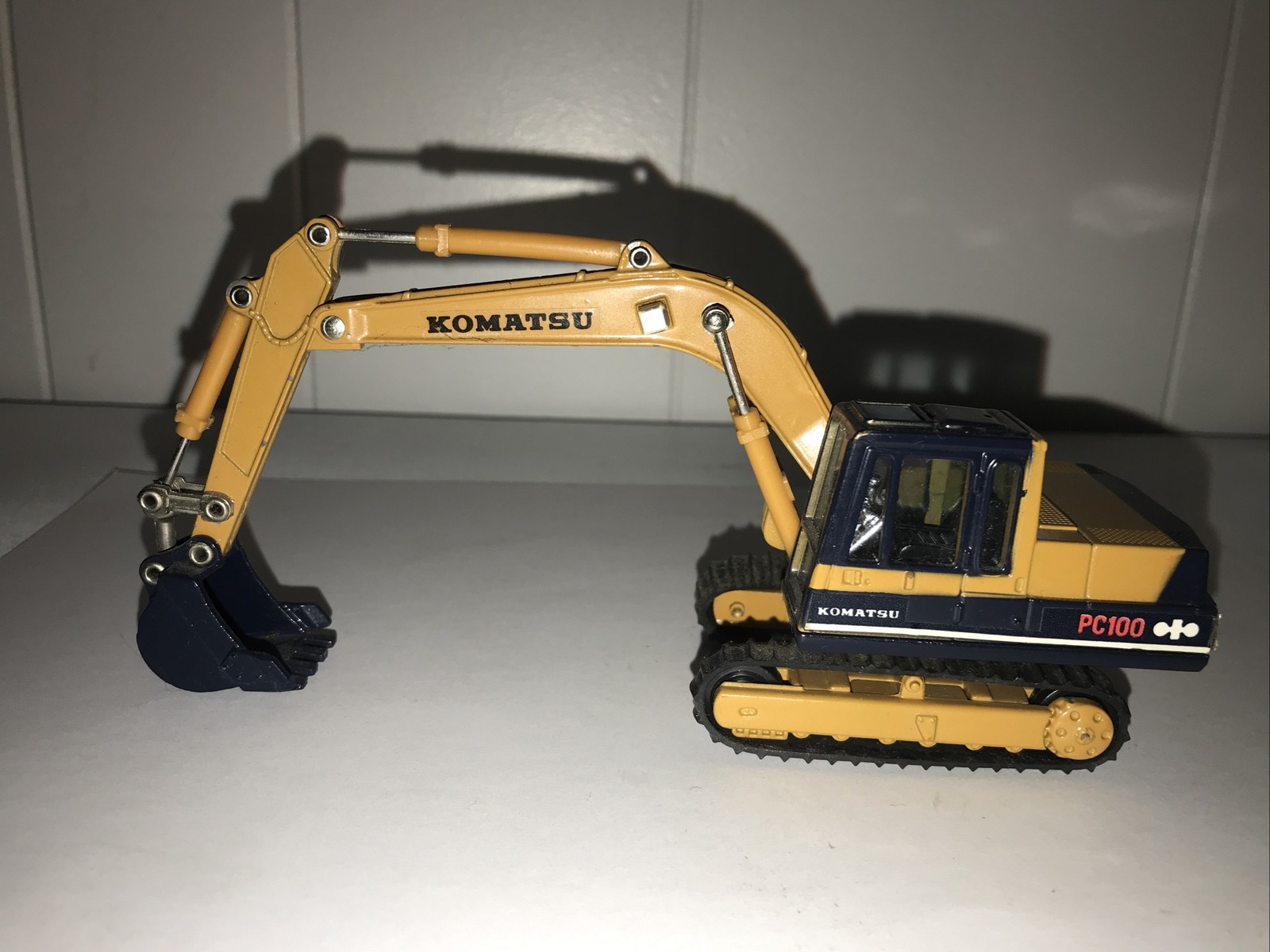 Used Komatsu PC100 Excavator – Shinsei 1:48 Scale Diecast Model #613 Toy