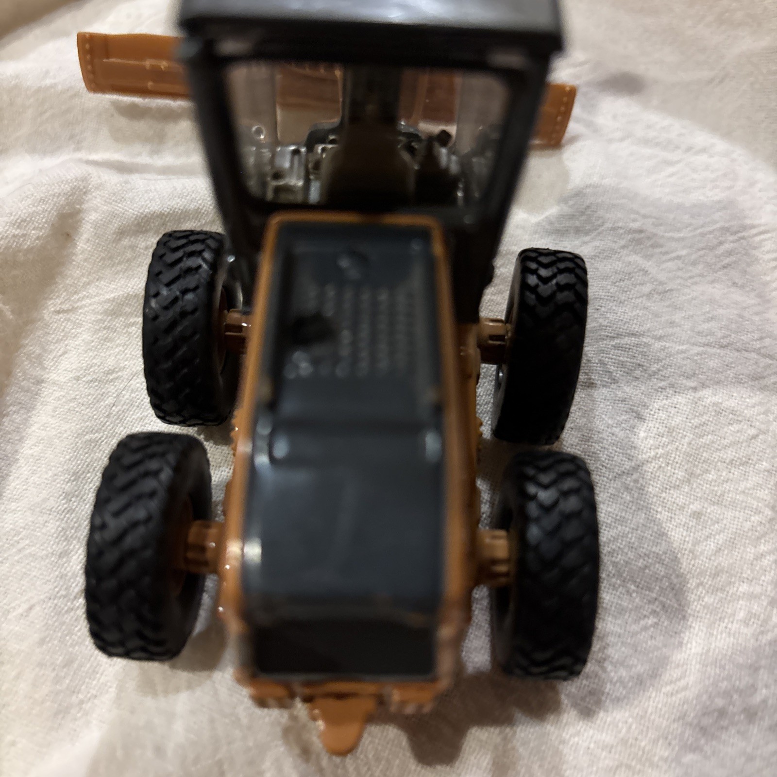 1:50 Scale ERTL Case 885 Motor Grater Die Cast