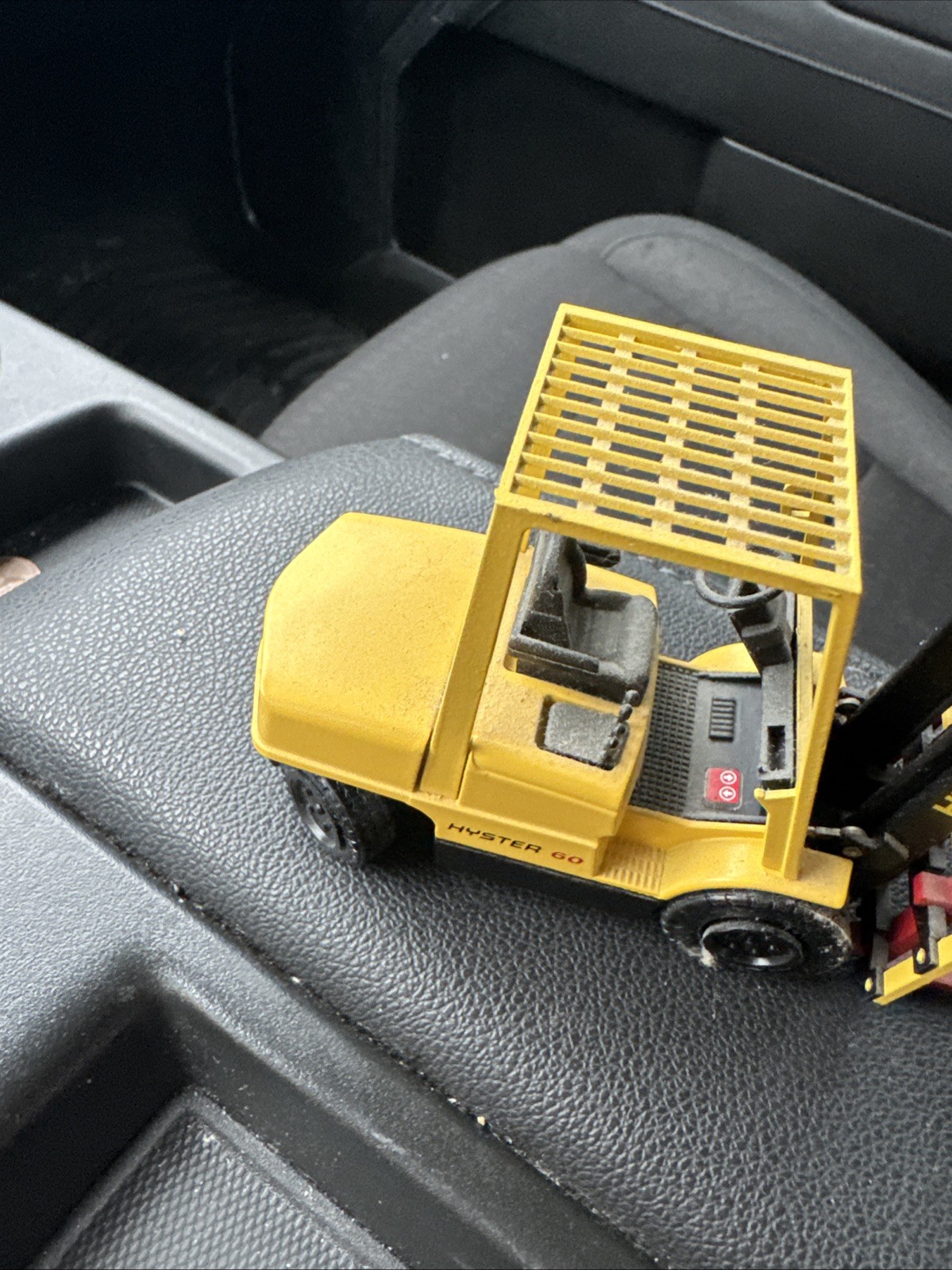 NZG no.382 Diecast Hyster 60 Forklift D1454