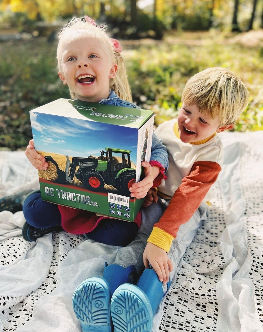 Realistic 8-Wheel RC Tractor with Metal Loader & Lights – Perfect Gift for Kids