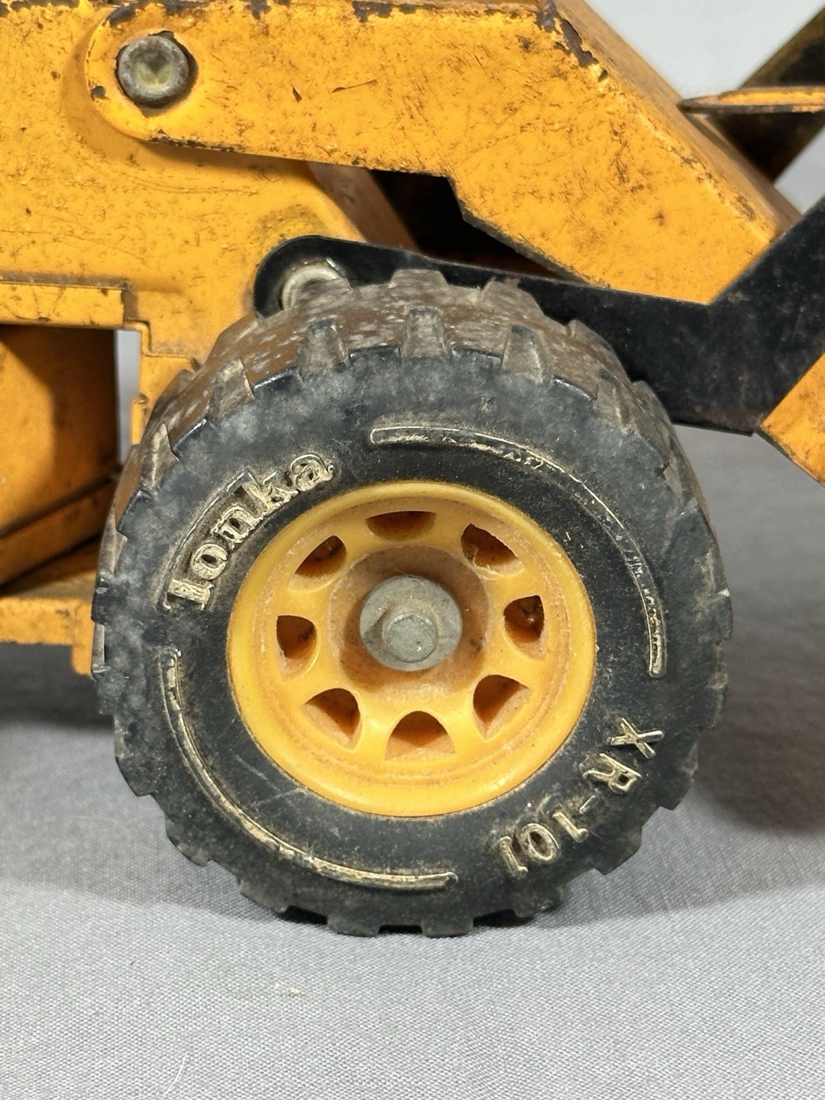 Tonka Pressed Steel Front End Loader Vintage Toy Yellow XR-101 Tires, Works