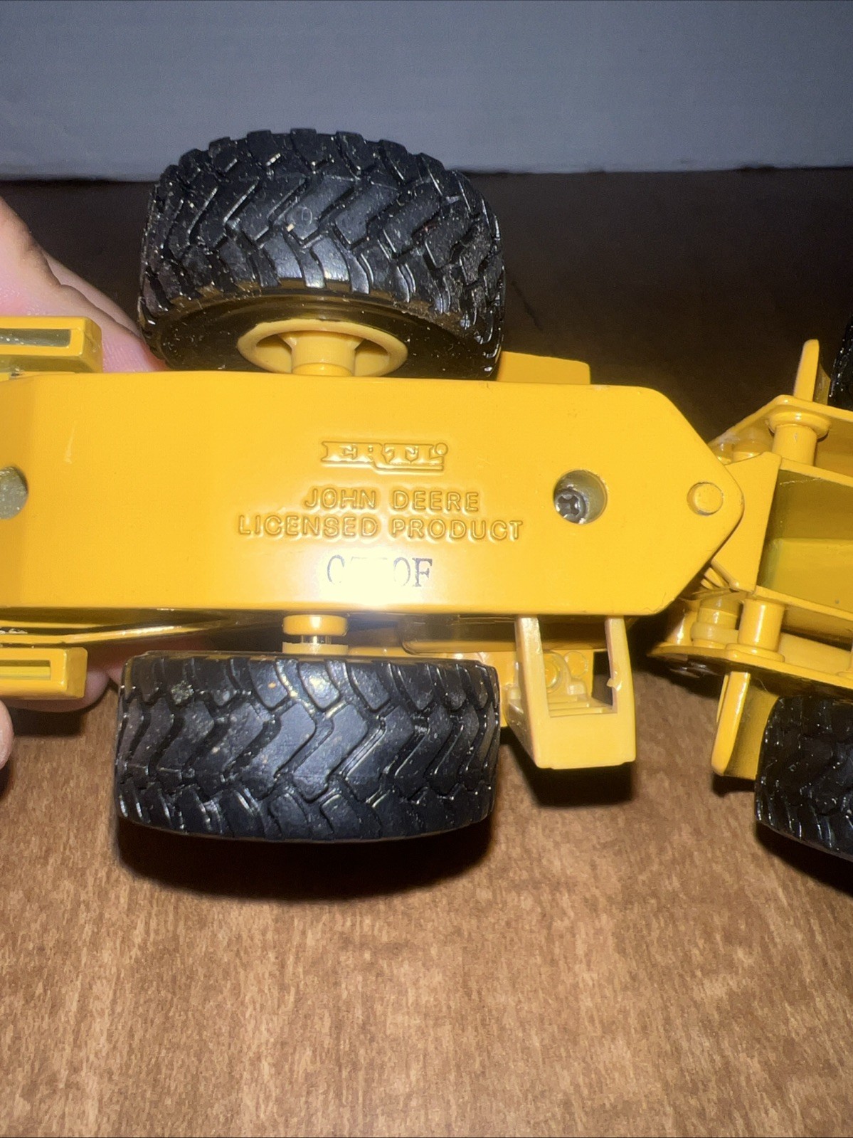 Vintage Ertl Diecast John Deere 744H Wheel Loader 1/50 scale yellow farm toy