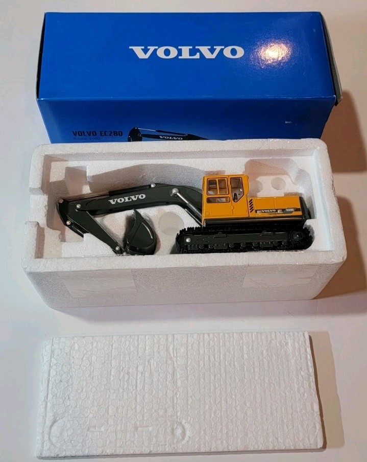 Volvo EC280 Excavator 1/50 Scale Diecast Model w/ Box
