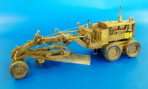 PLUS MODEL – Mini livellatrice CATERPILLAR N°12 in kit da montare e verniciar…