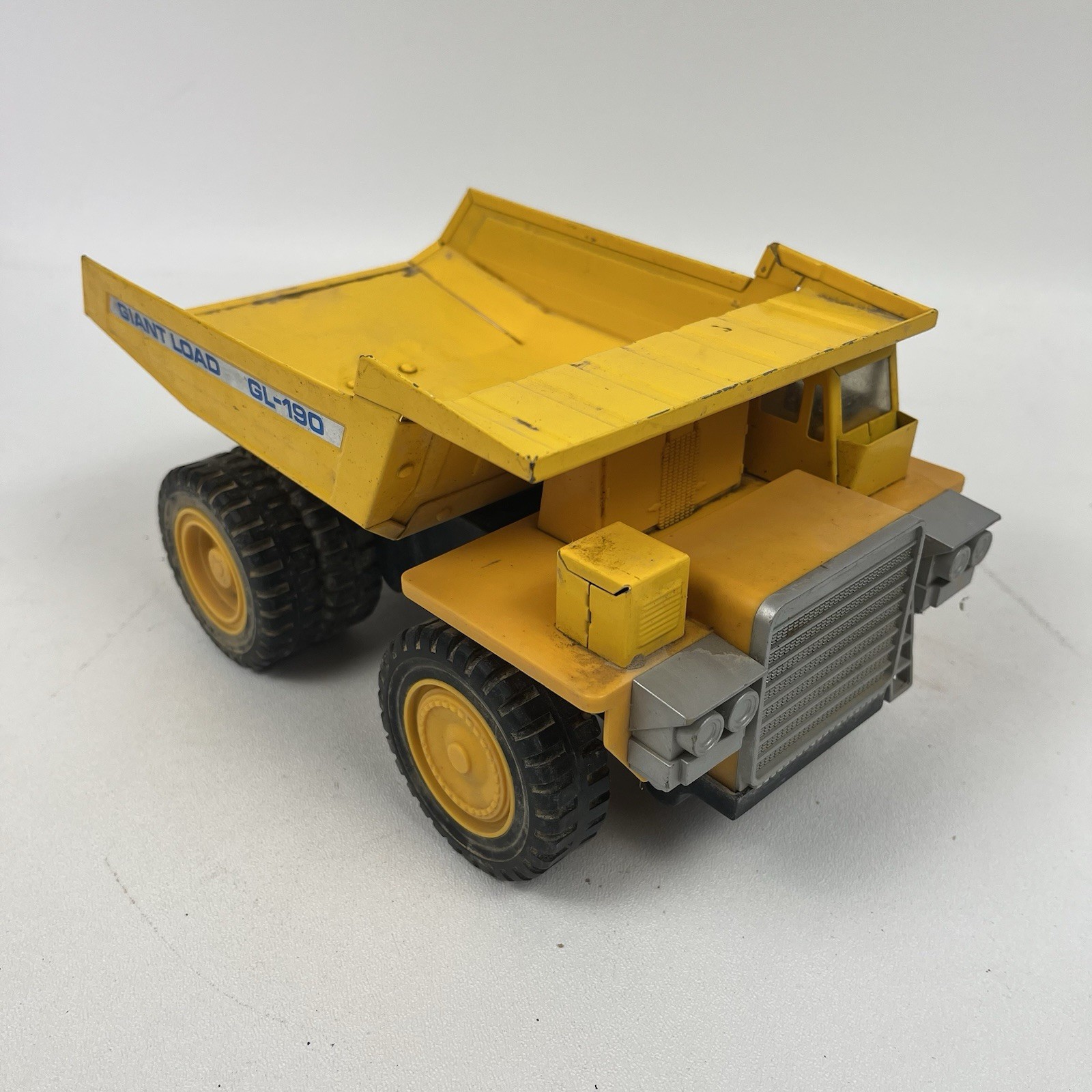 Vintage Kai Yip pressed steel KY Giant Load GL-190 mining dump truck.
