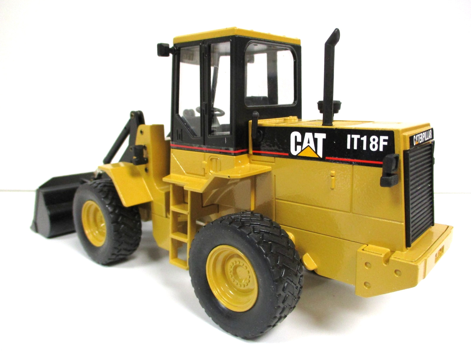 JOAL – CATERPILLAR / CAT 1T18F RUBBER TIRE LOADER – 1/25 DIECAST