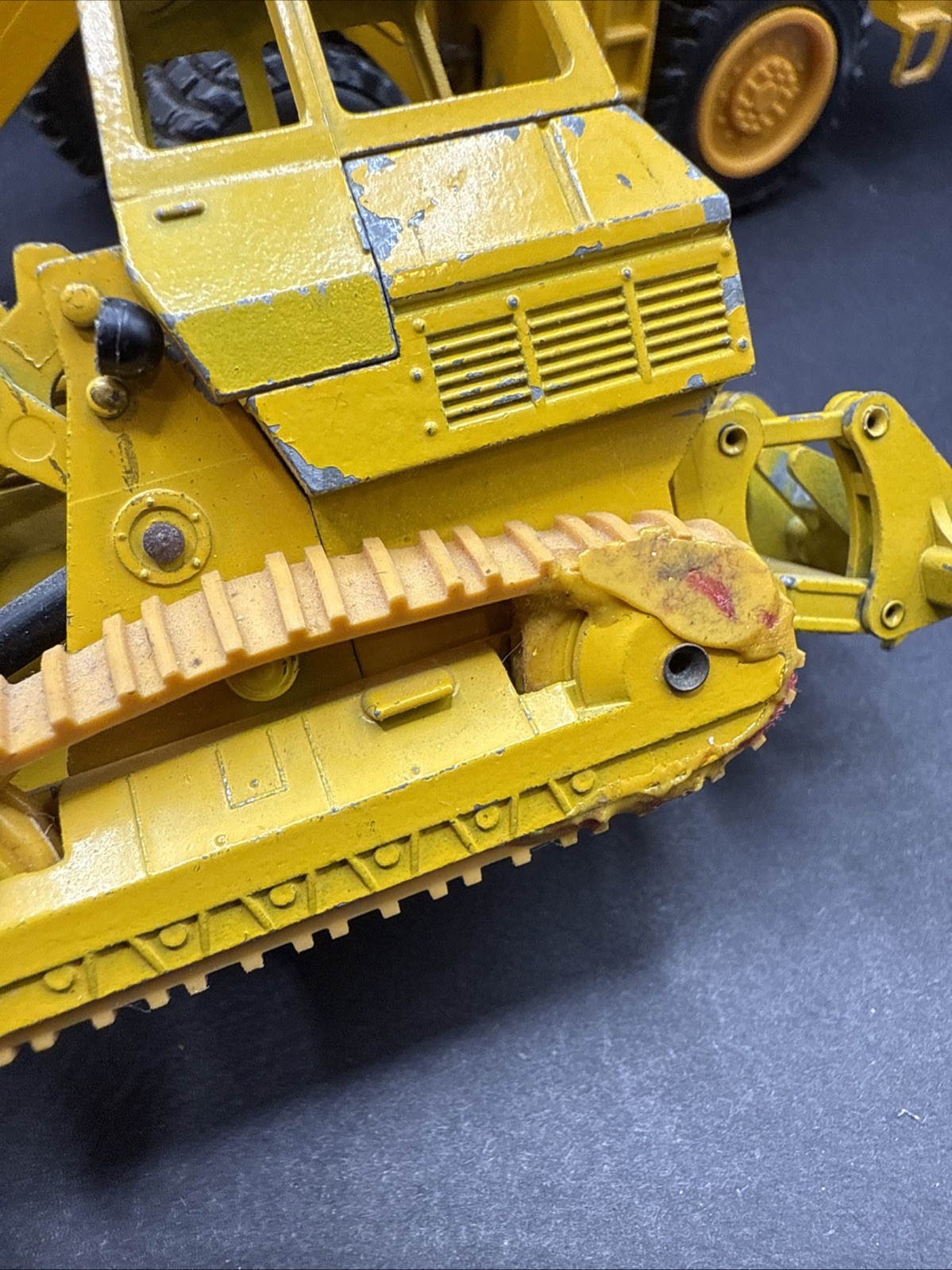NZG N.Z.G. CATERPILLAR LOT MODEL 190 MODEL 167 AND THE CAT C955 BULLDOZER