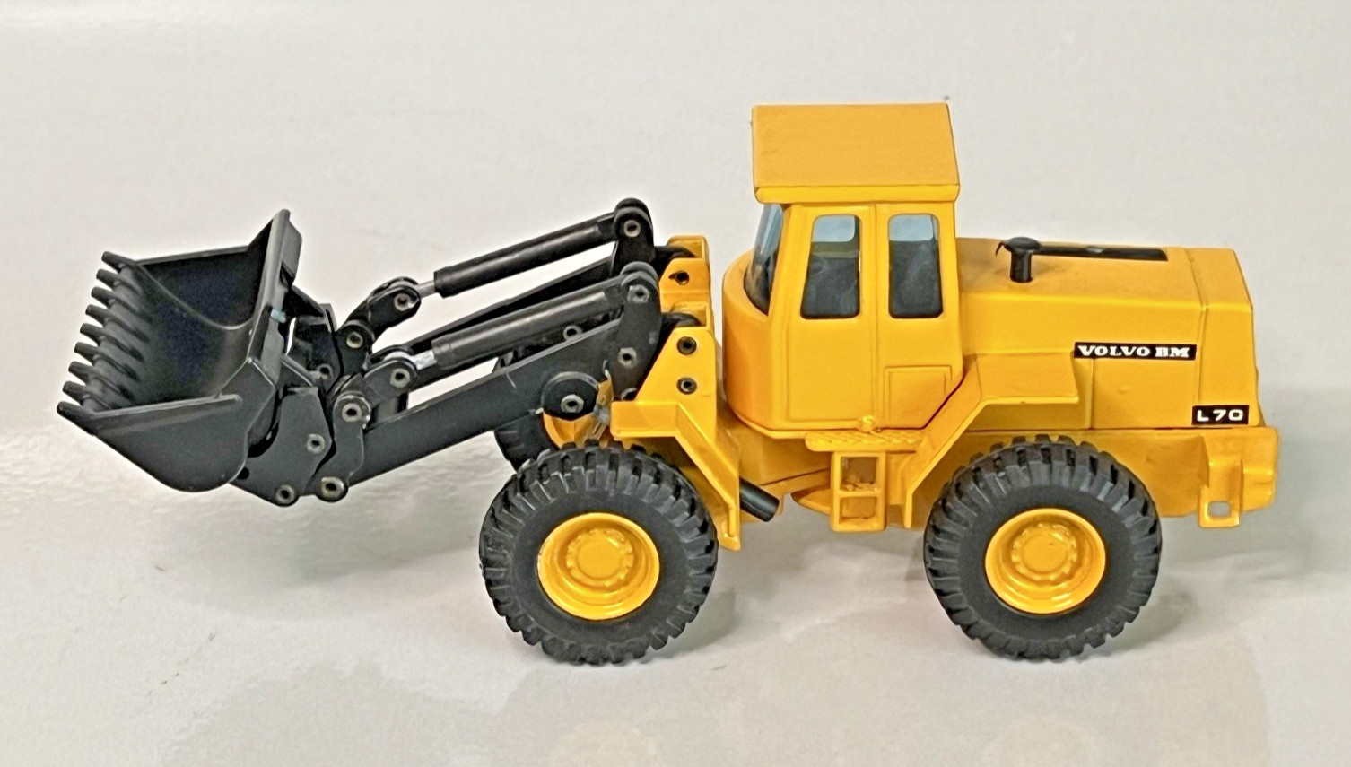 Joal 1:50 Scale Volvo BM L70 Front End Loader