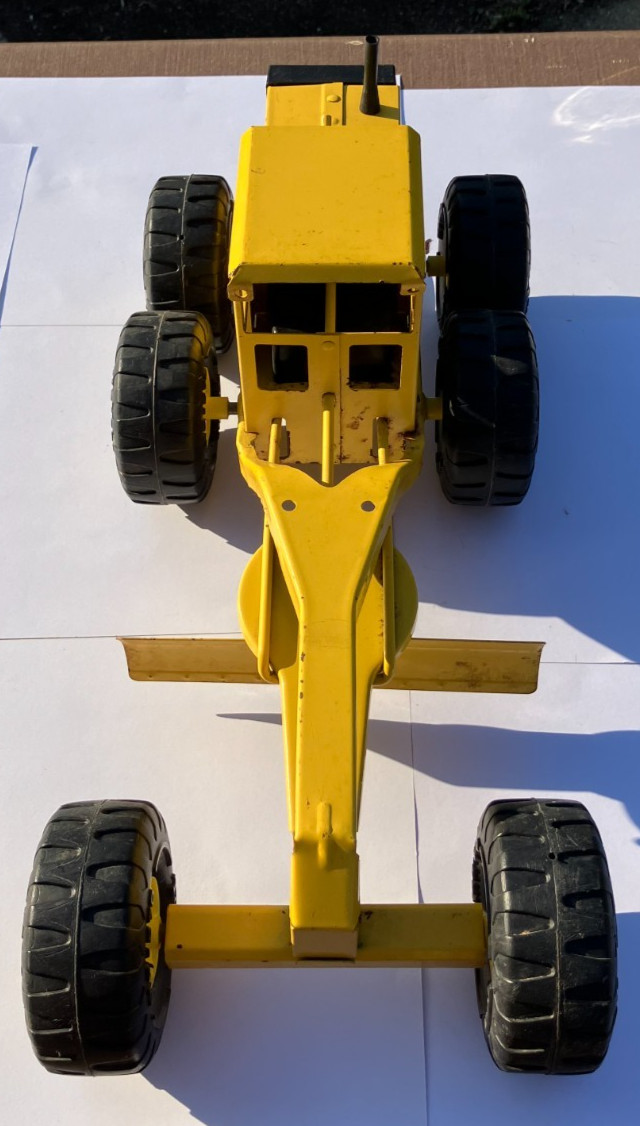 Vintage 1970s Tonka Pressed Steel Road Grader Model 2510 featuring MR-970 tires!