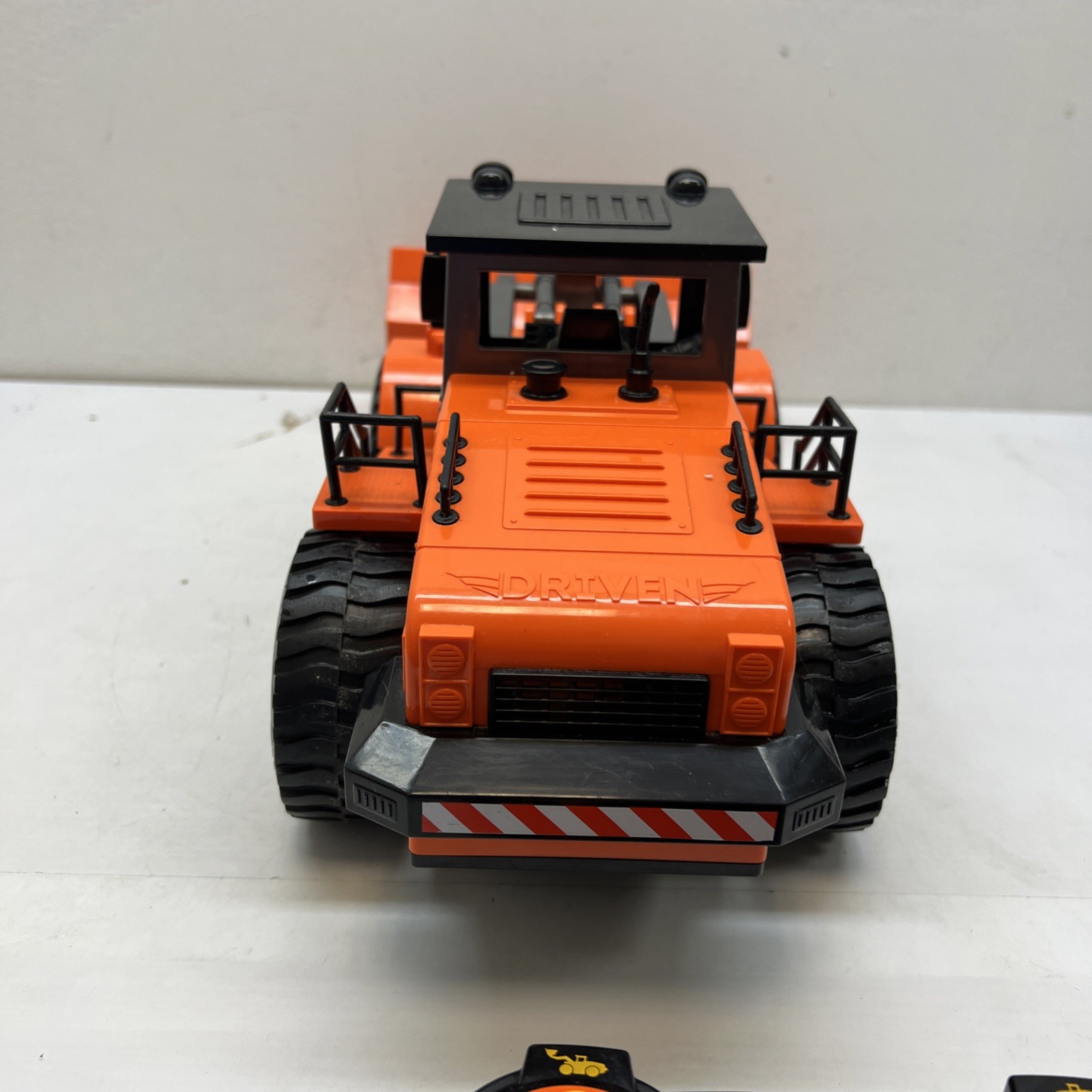 Driven by Battat Remote Control Front End Loader Vehicle WH1143R Kids Boys Toys