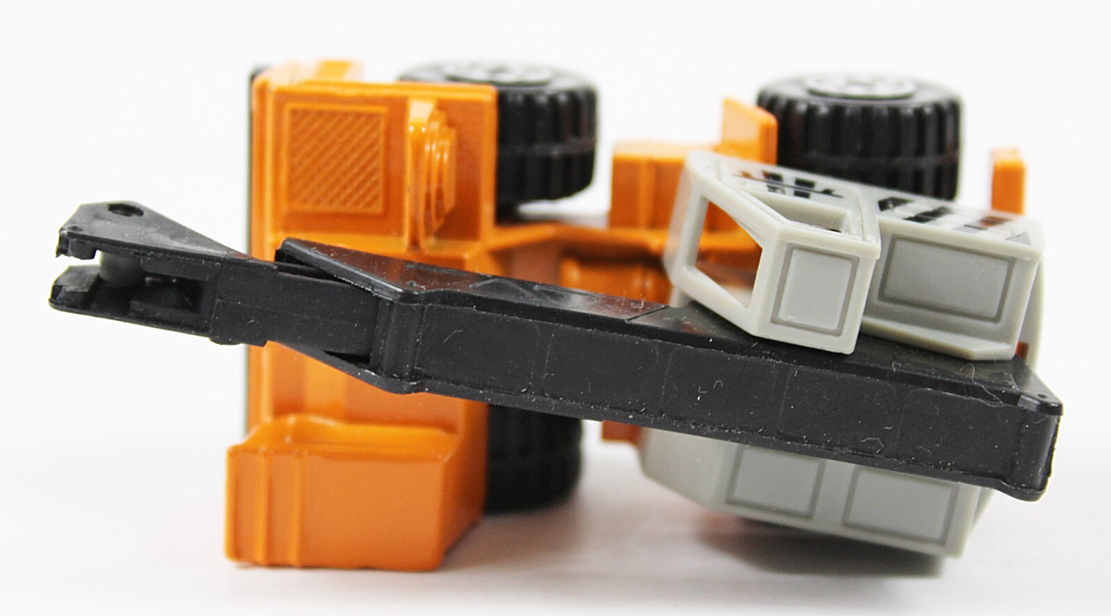 MOBILE CRANE Matchbox 1984 Orange Gray Construction Equipment New no card 1:90