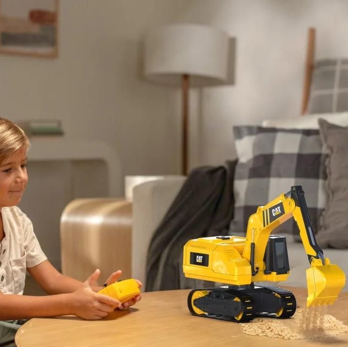 CAT Excavator Toy Radio Control RC Massive Mover Steel Lights Sounds Dig Scoop
