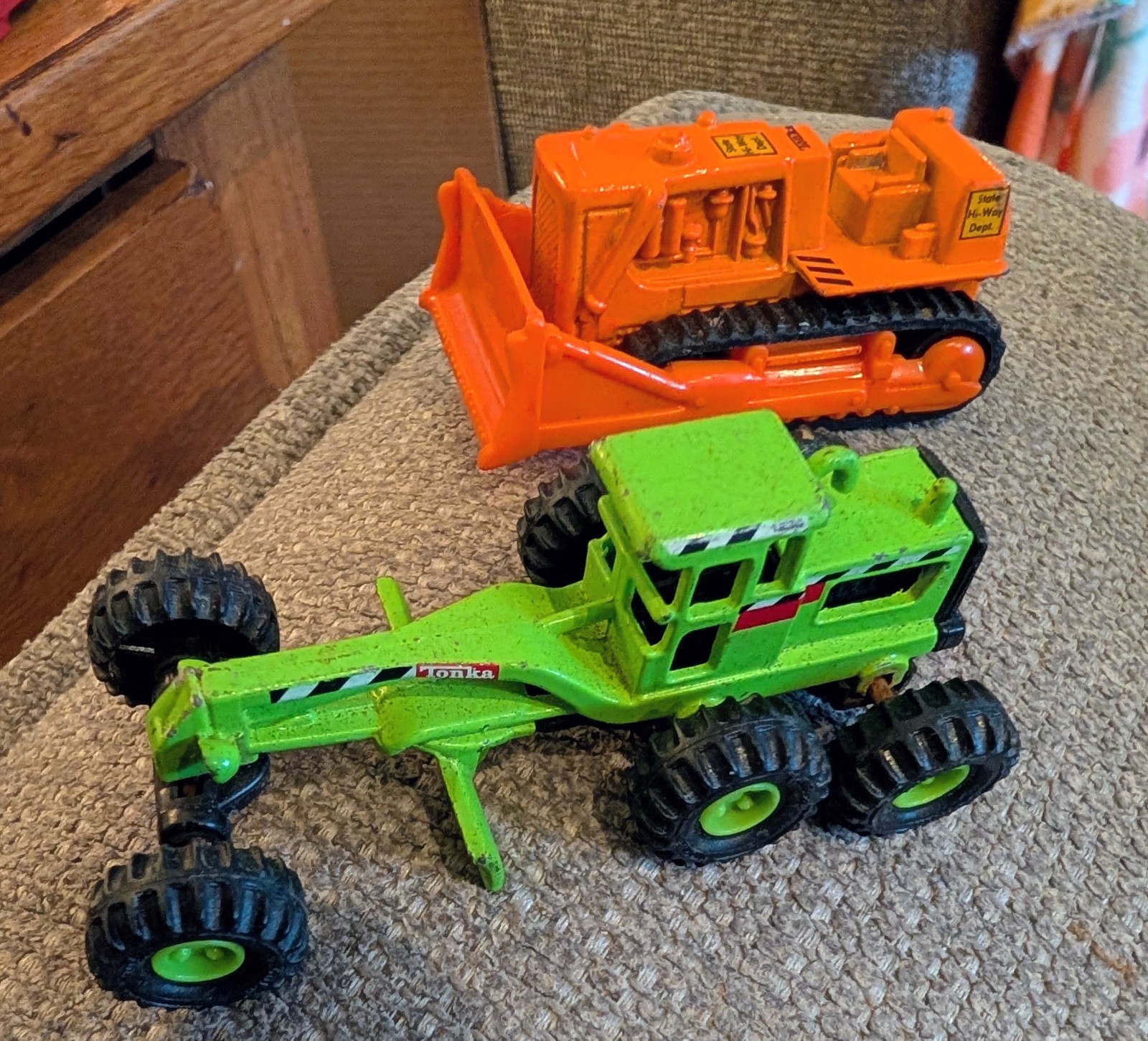 Maisto 1/64 Road Grader And Bulldozer