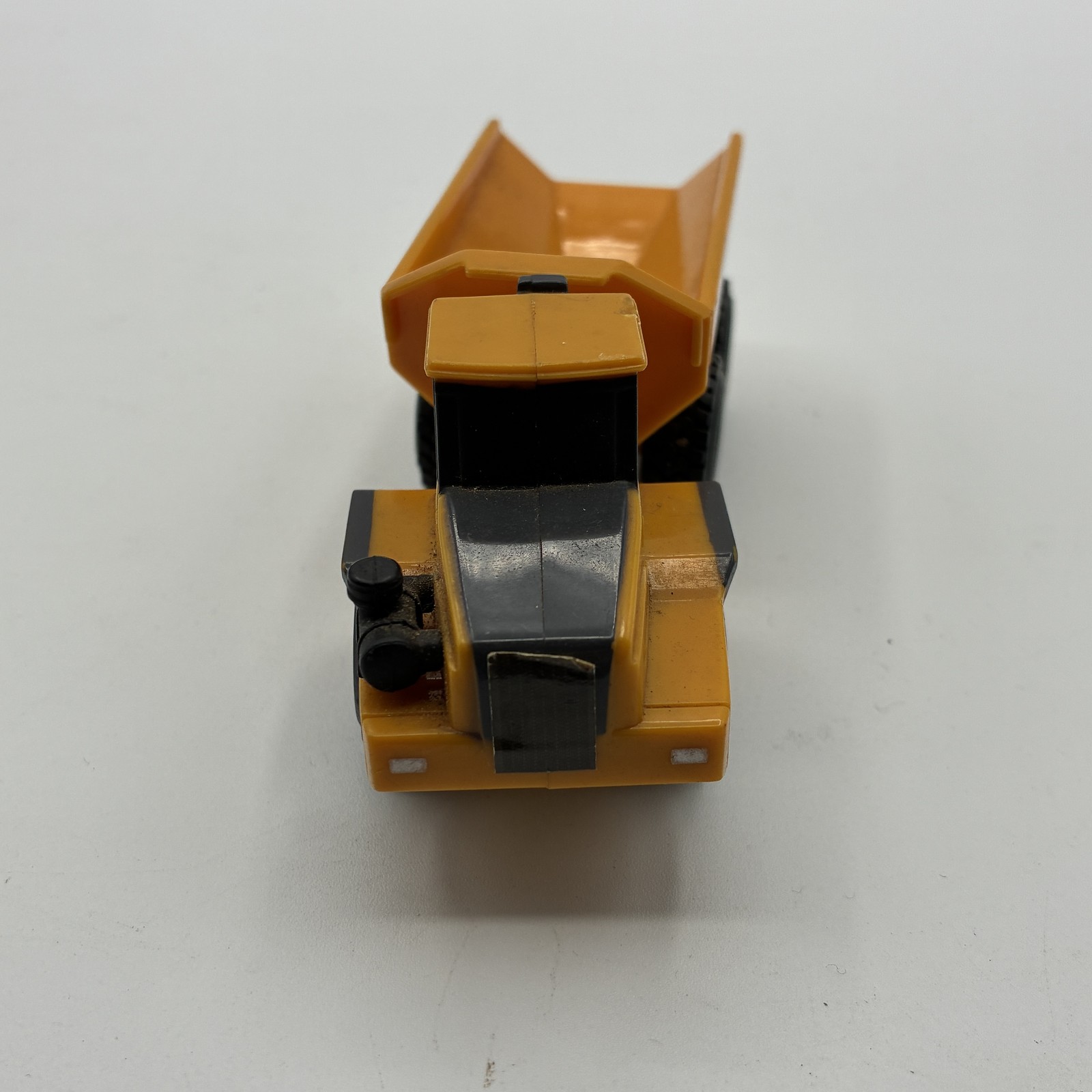 ERTL John Deere Articulated Dump Truck Toy Diecast Plastic Construction Vehicle