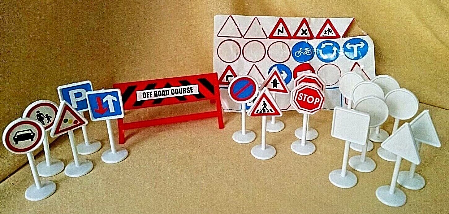 ROAD SIGN PLASTIC TOY SET 19 PLUS DECALS SOME BLANK CONSTRUCTION STOP BARRICADE.