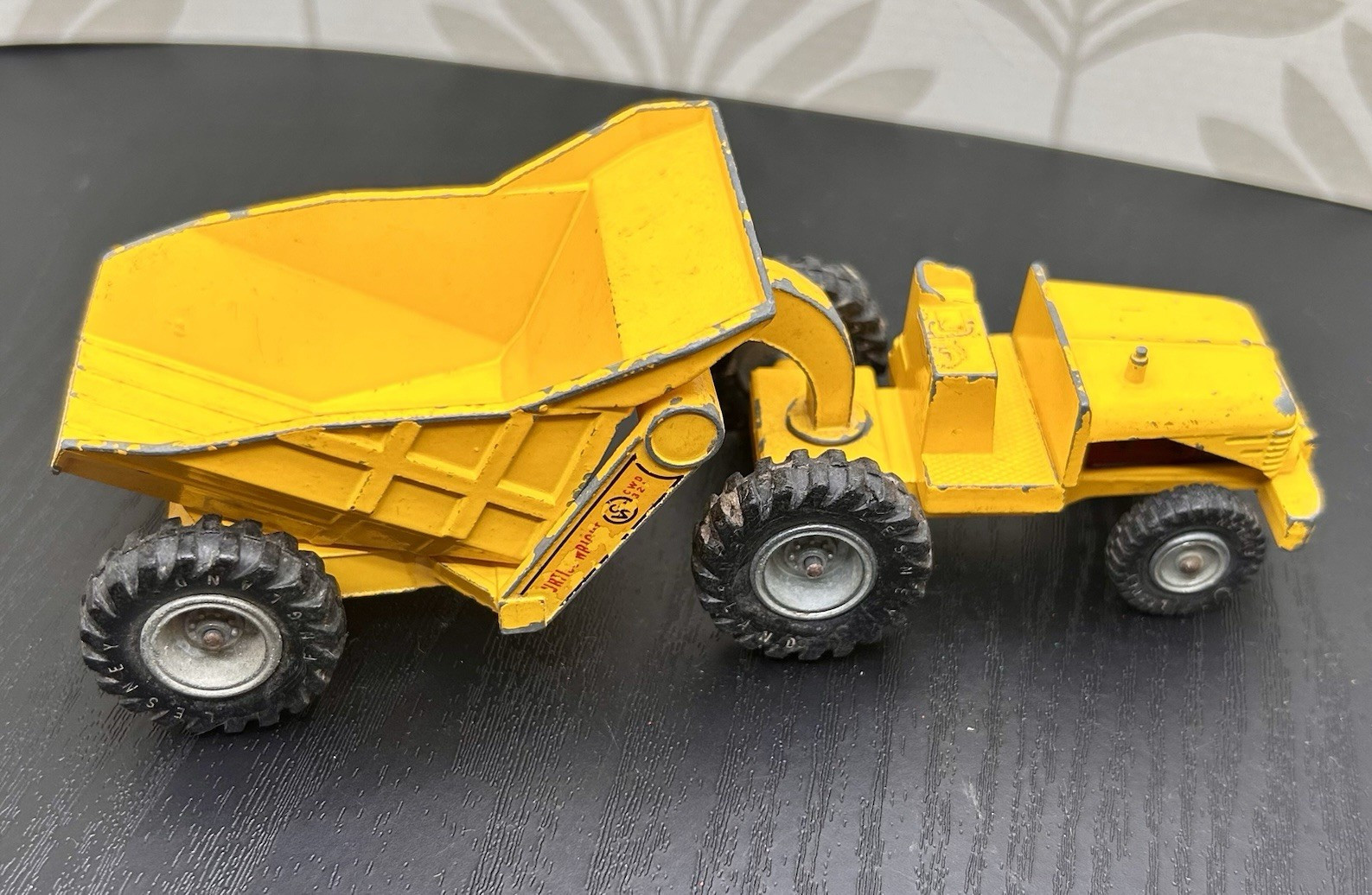 Matchbox King Size No. 7 Curniss-Wright CWD 321 Dump Truck Diecast Yellow