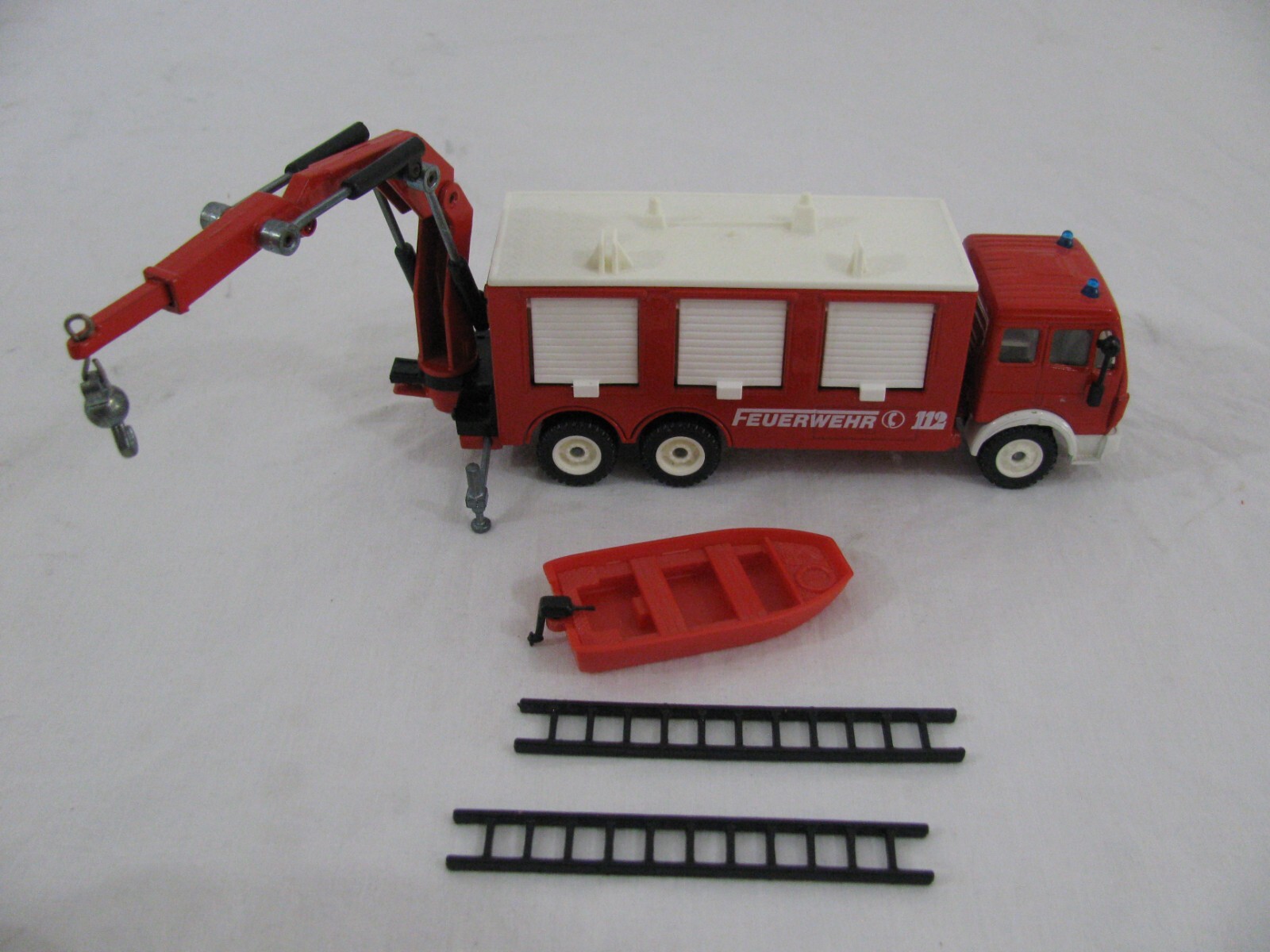 Siku 1/55 Mercedes Benz Fire Engine Feuerwehr 112 w/ Crane & Boat #3512 EX