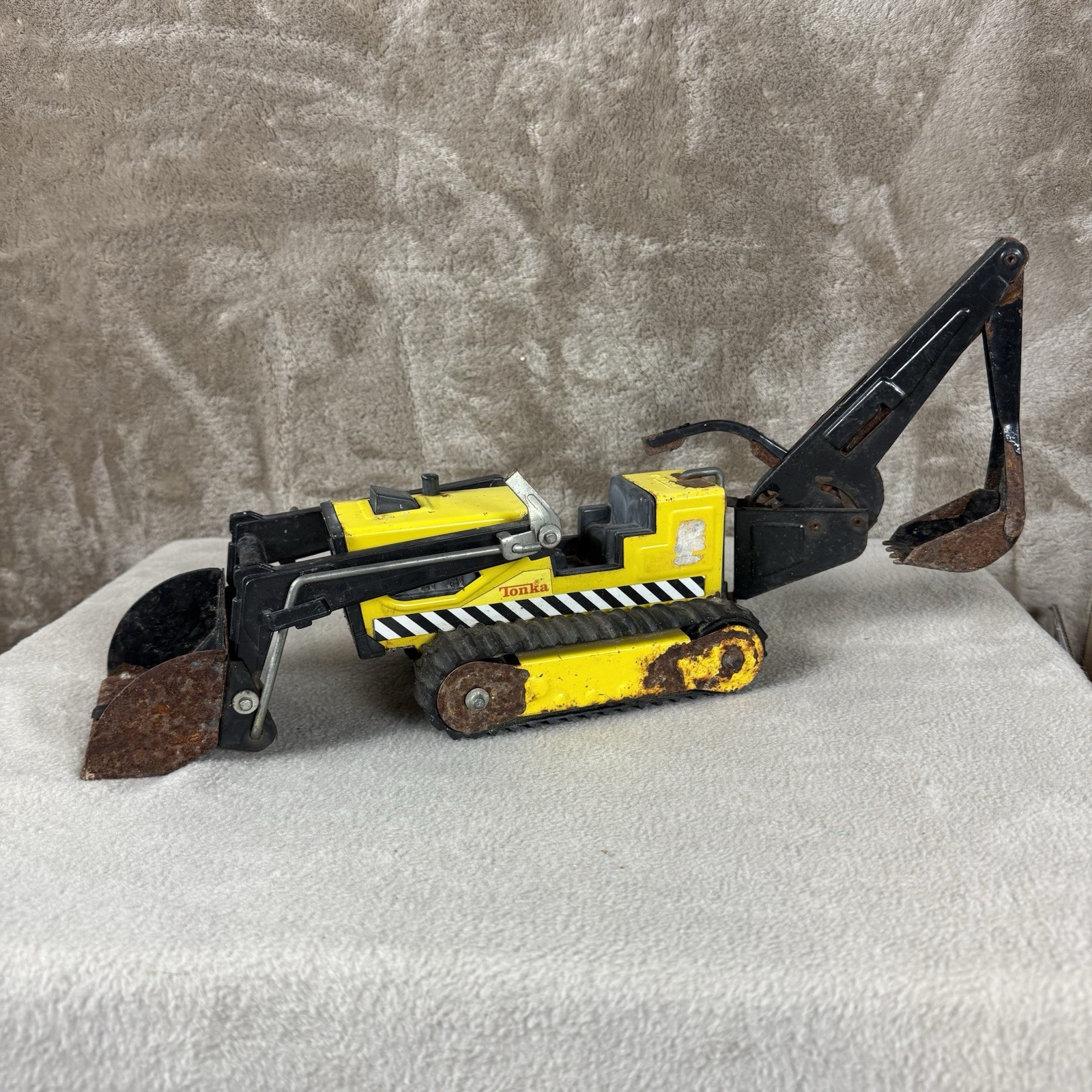 Vintage Pressed Steel Tonka Trencher Backhoe Front Loader Bulldozer #810659 Rust