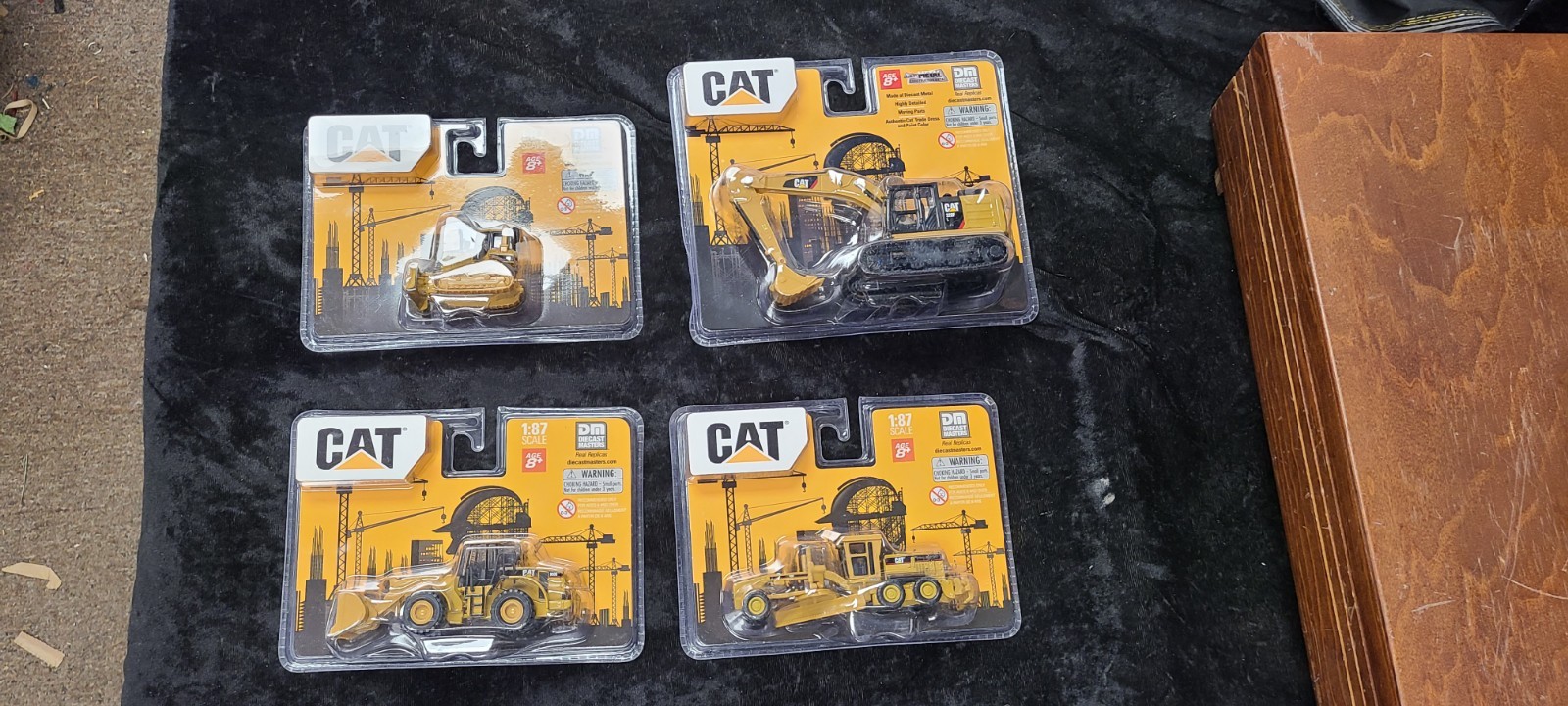 4 CAT Die-Cast Construction Vehicles 3 1/87 Wheel Loader Tractor Grader 1/64 Exc
