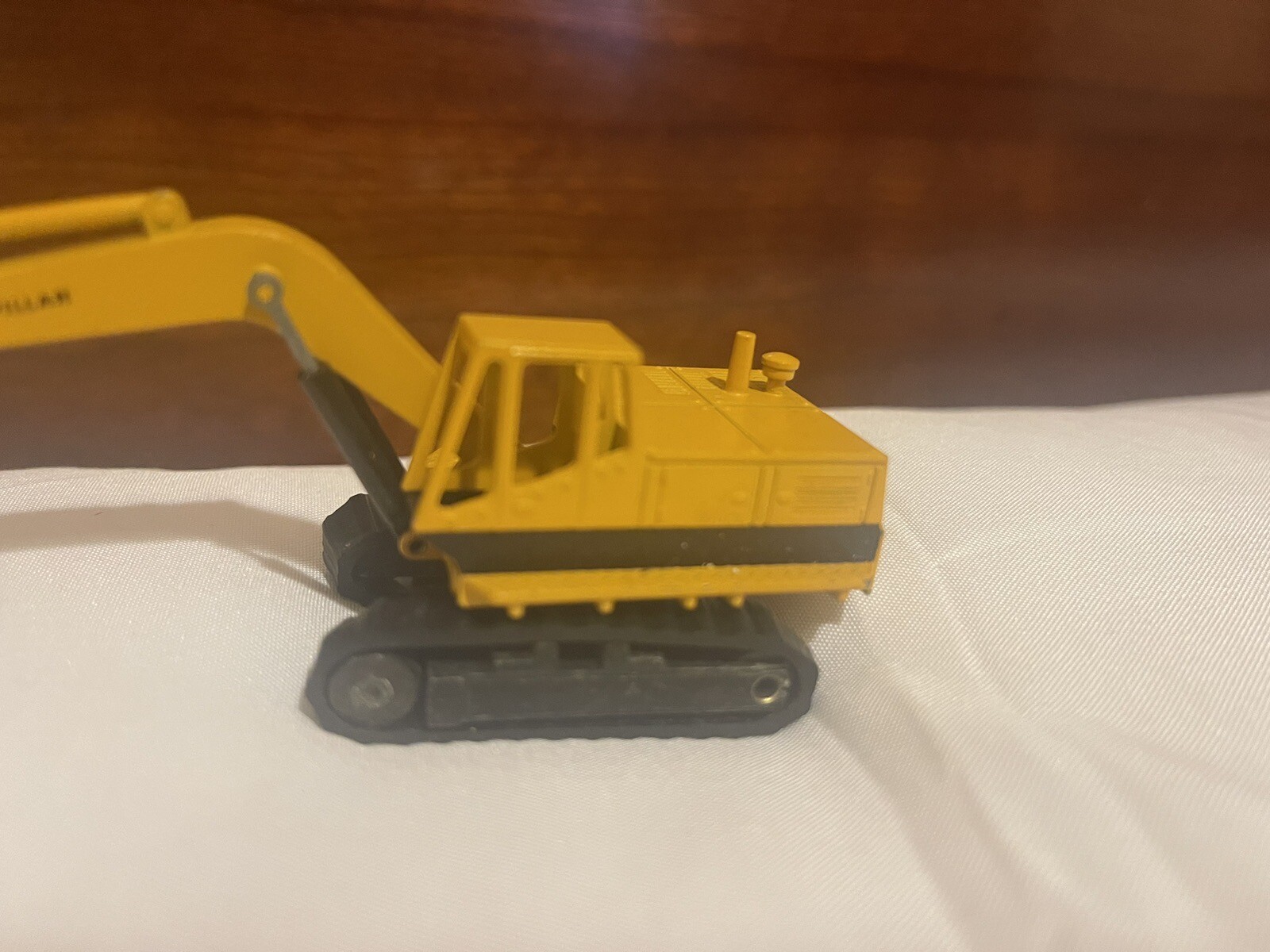 NZG Caterpillar EXCAVATOR VTG WEST GERMANY 1/87 Scale NICE No 143
