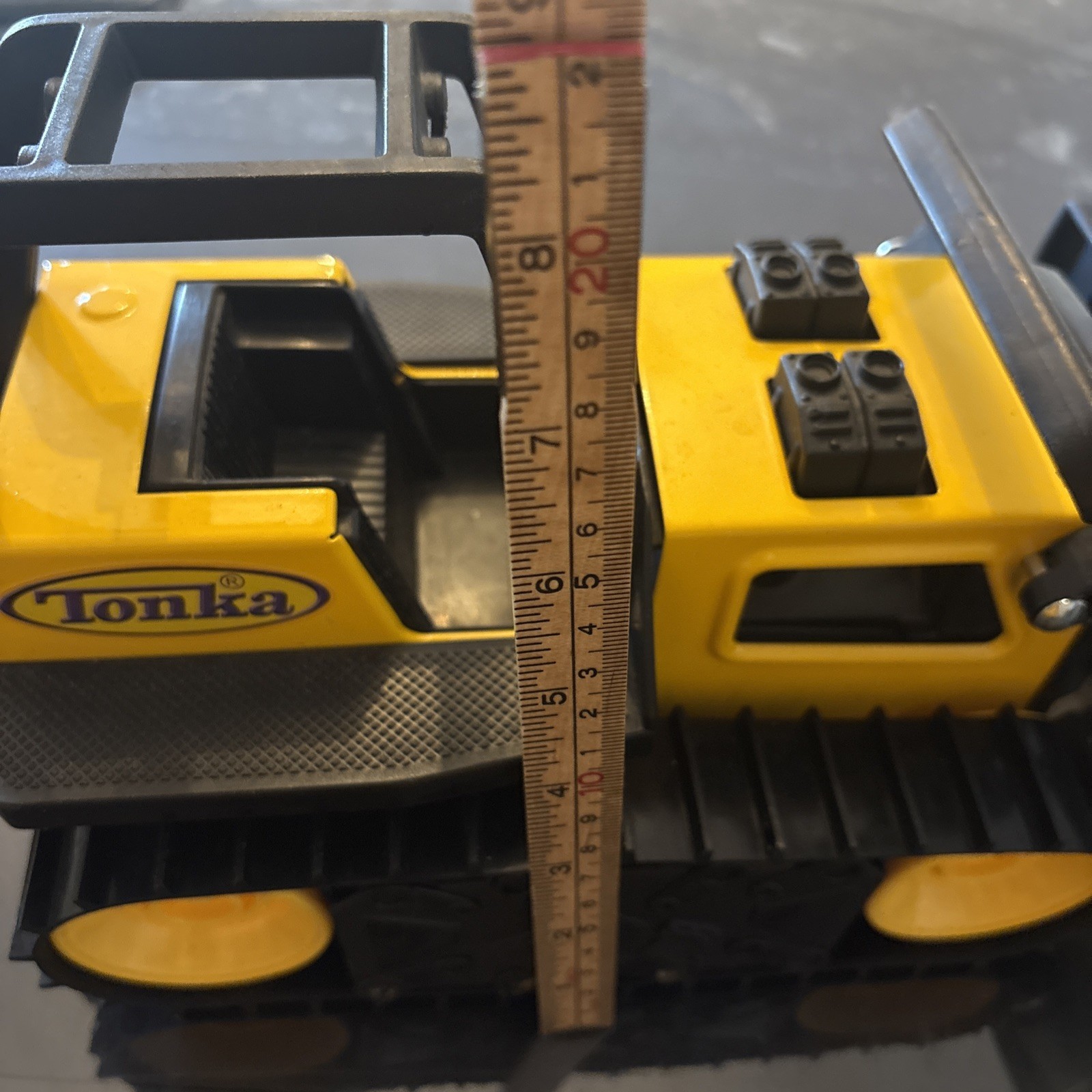 Tonka Hasbro Bulldozer 2012 M-7461 Metal And Plastic