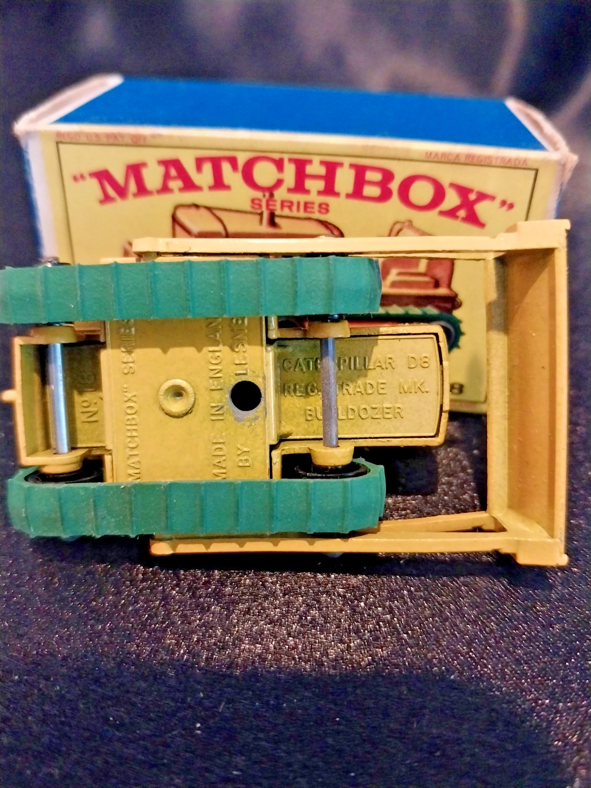 Matchbox Lesney Caterpillar D8 Bulldozer No 18 – New- Original box