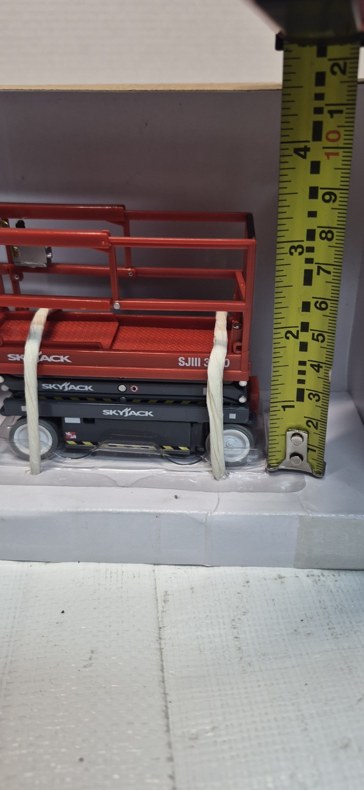 Norscot Skyjack SJIII 3220 Diecast Model Scissor Lift ELECTRIC SCISSOR LIFT 1/25