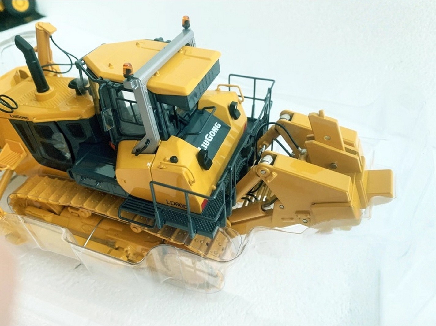 1/35 Scale LIUGONG LD60D DOZER Diecast Model Toy Collection Gift NIB