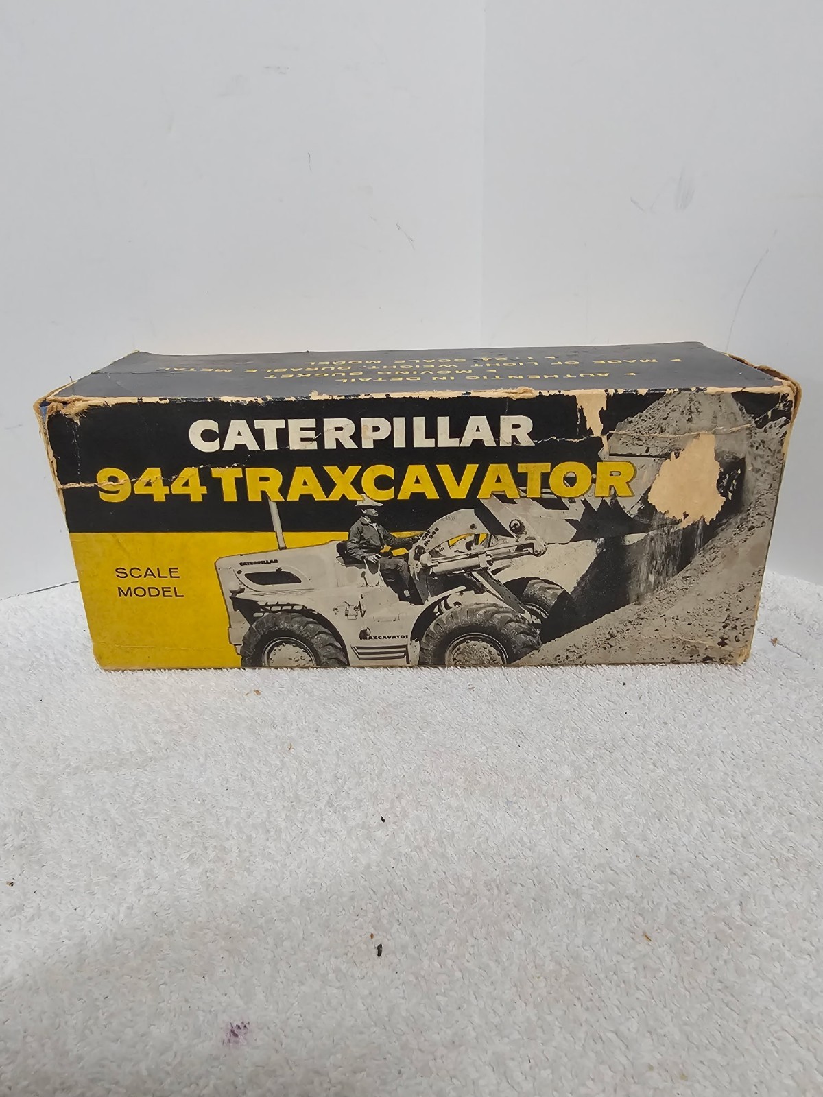 Vintage 1960s ERTL Caterpillar 944 Traxcavator 1:24 Diecast Loader w/ Box EUC