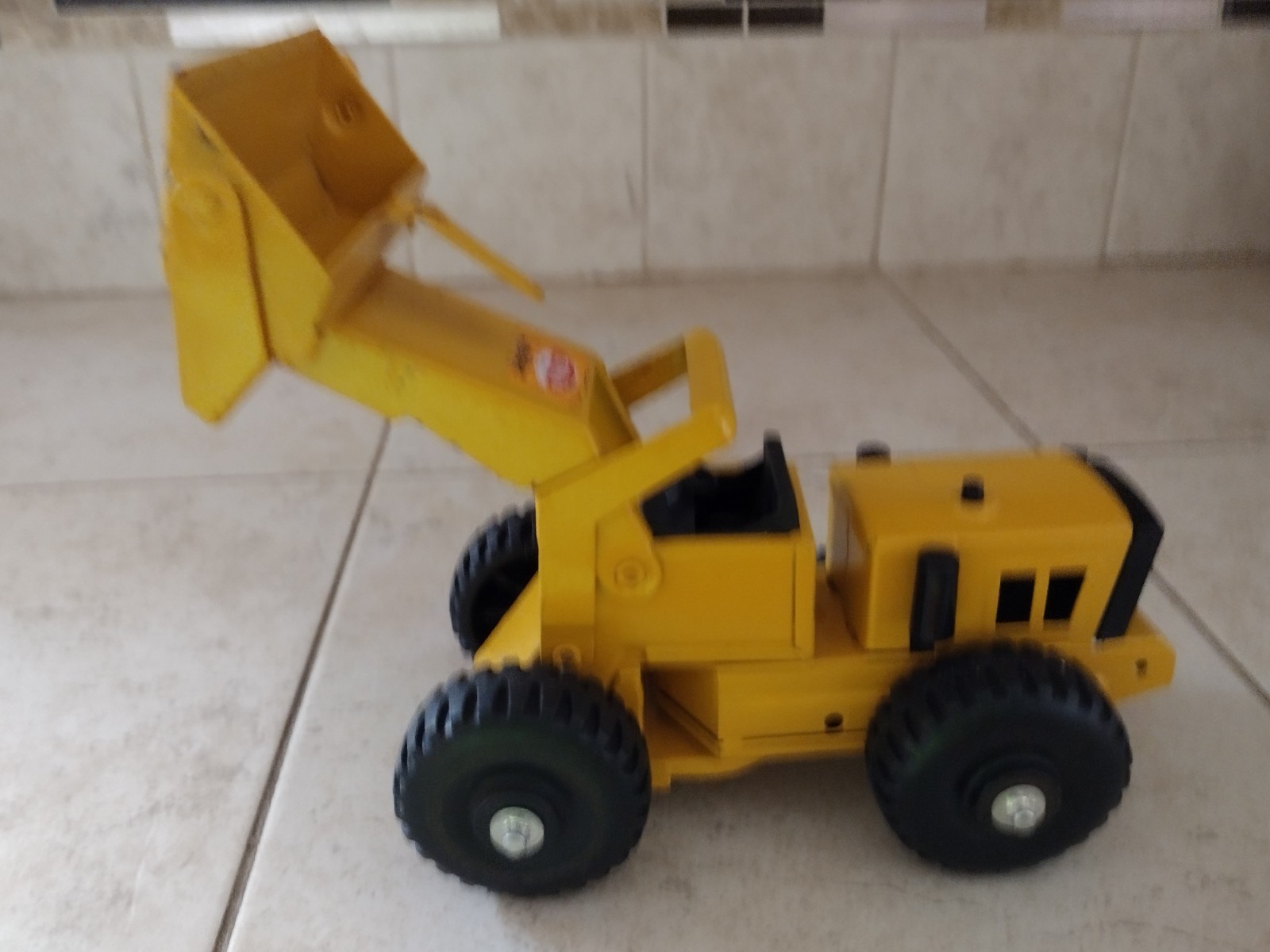 Tonka Loader Diecast Construction Front Loader Vehicle Toy Yellow/Black