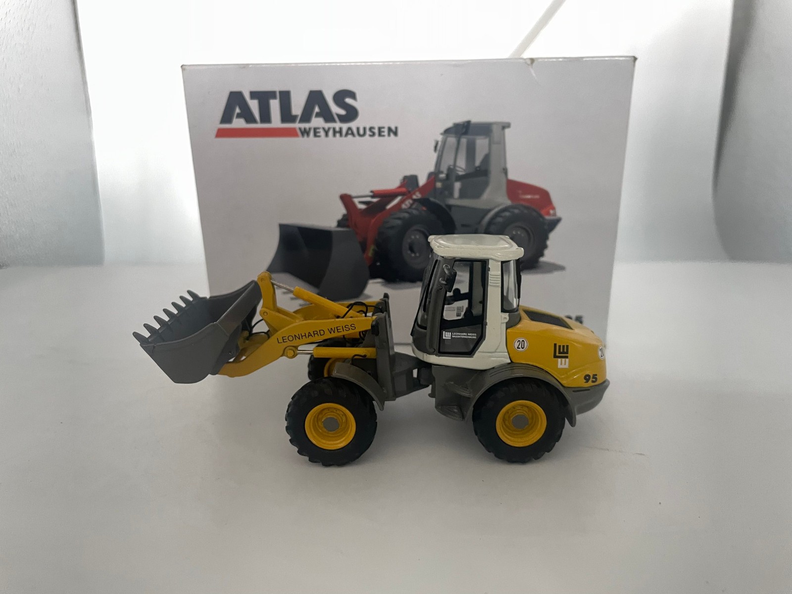 NZG 1:50 DieCast Model Atlas 95 Weyhausen Wheel Loader Leonhard Weiss 640/02