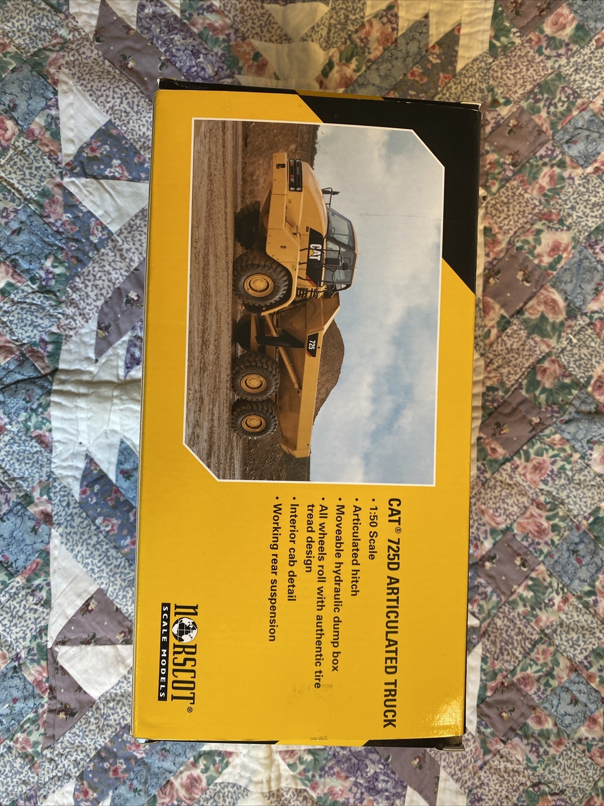 CAT 725D Articulated Truck Diecast – Norscot – 1:50 – 55073