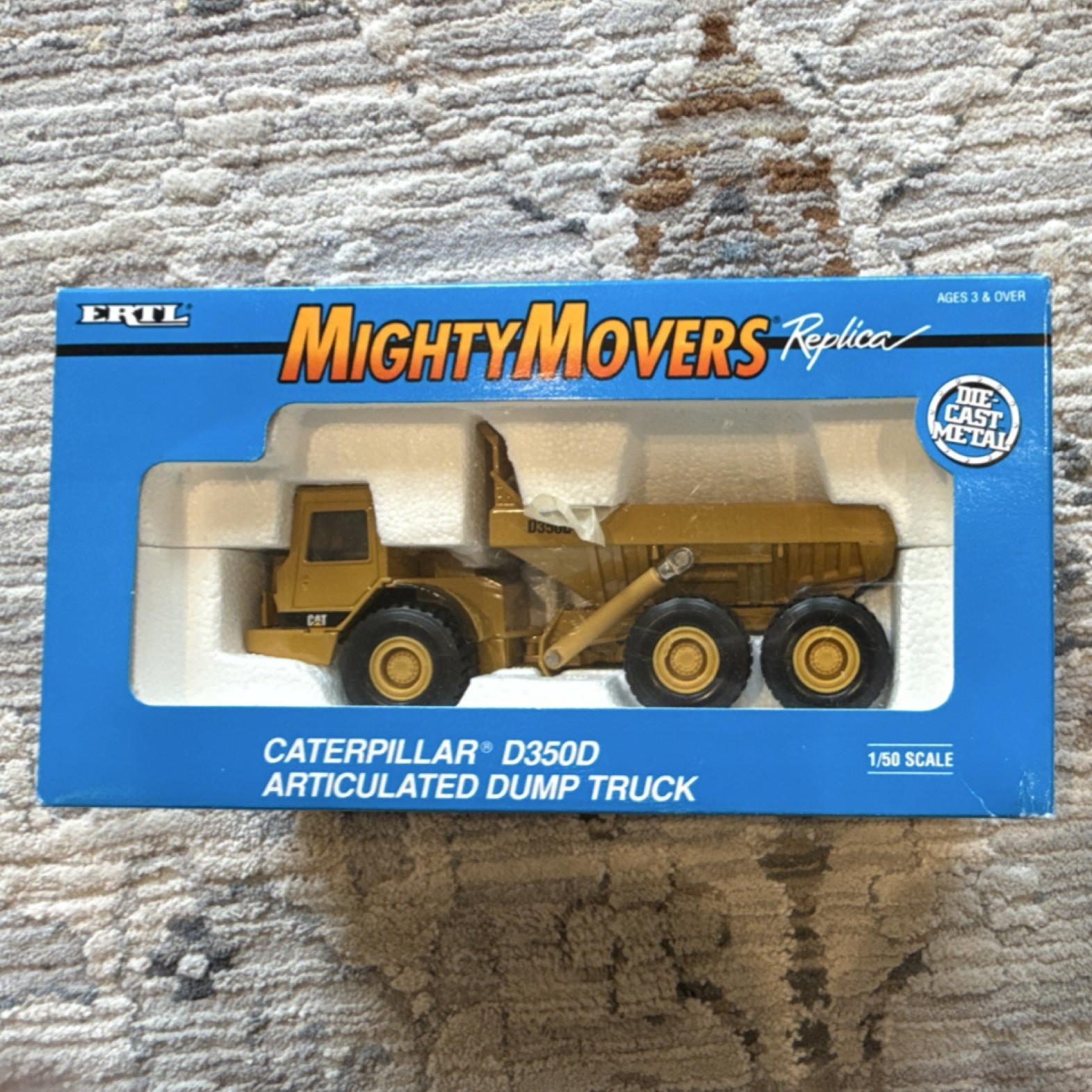 Vintage 1992 First Gear CAT Caterpillar D350D Dump Truck 1:50 w/ Box