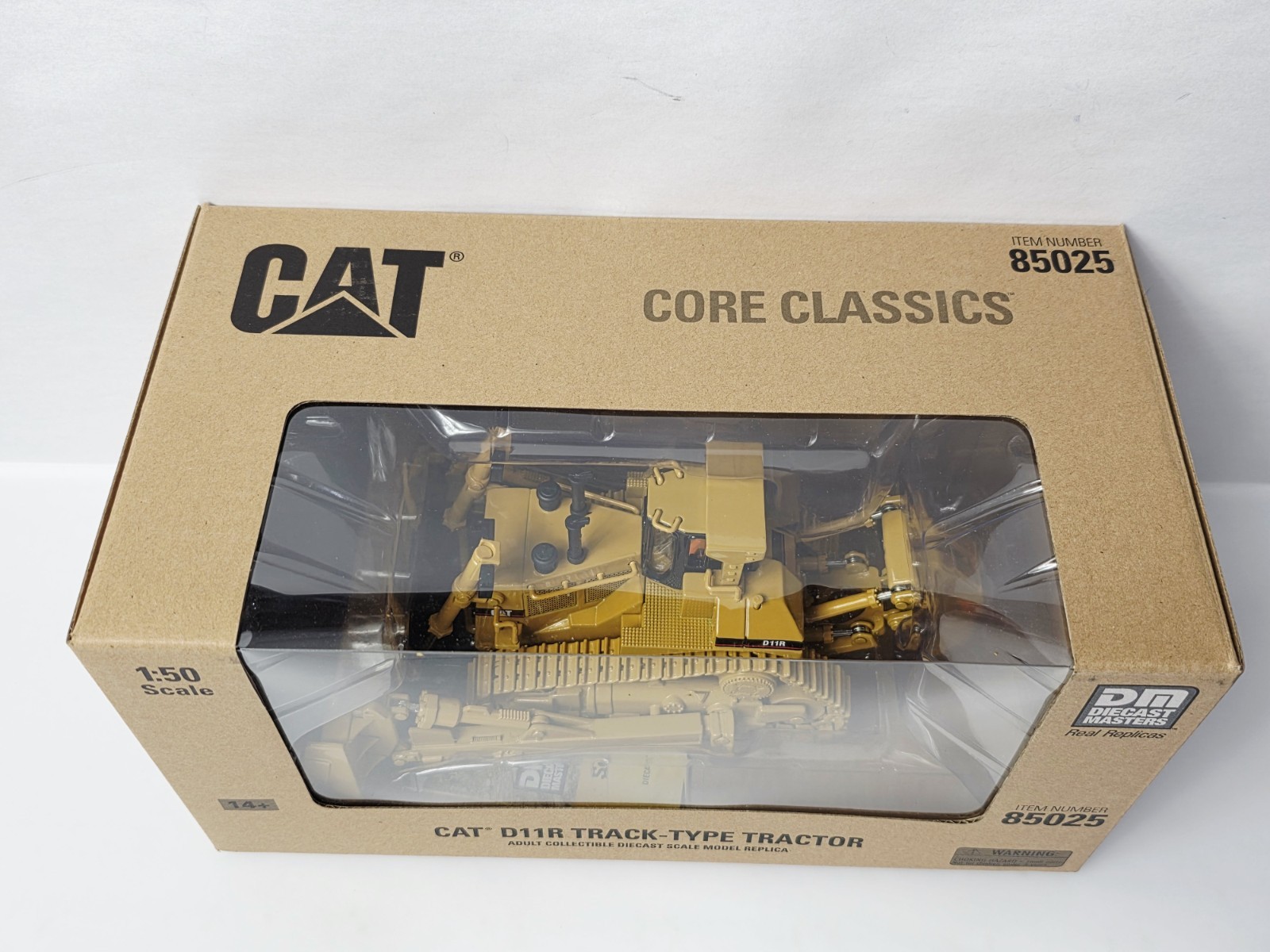 DIECAST MASTERS 85025 CAT D11R TRACK TYPE TRACTOR NEW IN BOX VERY NICE!!!!