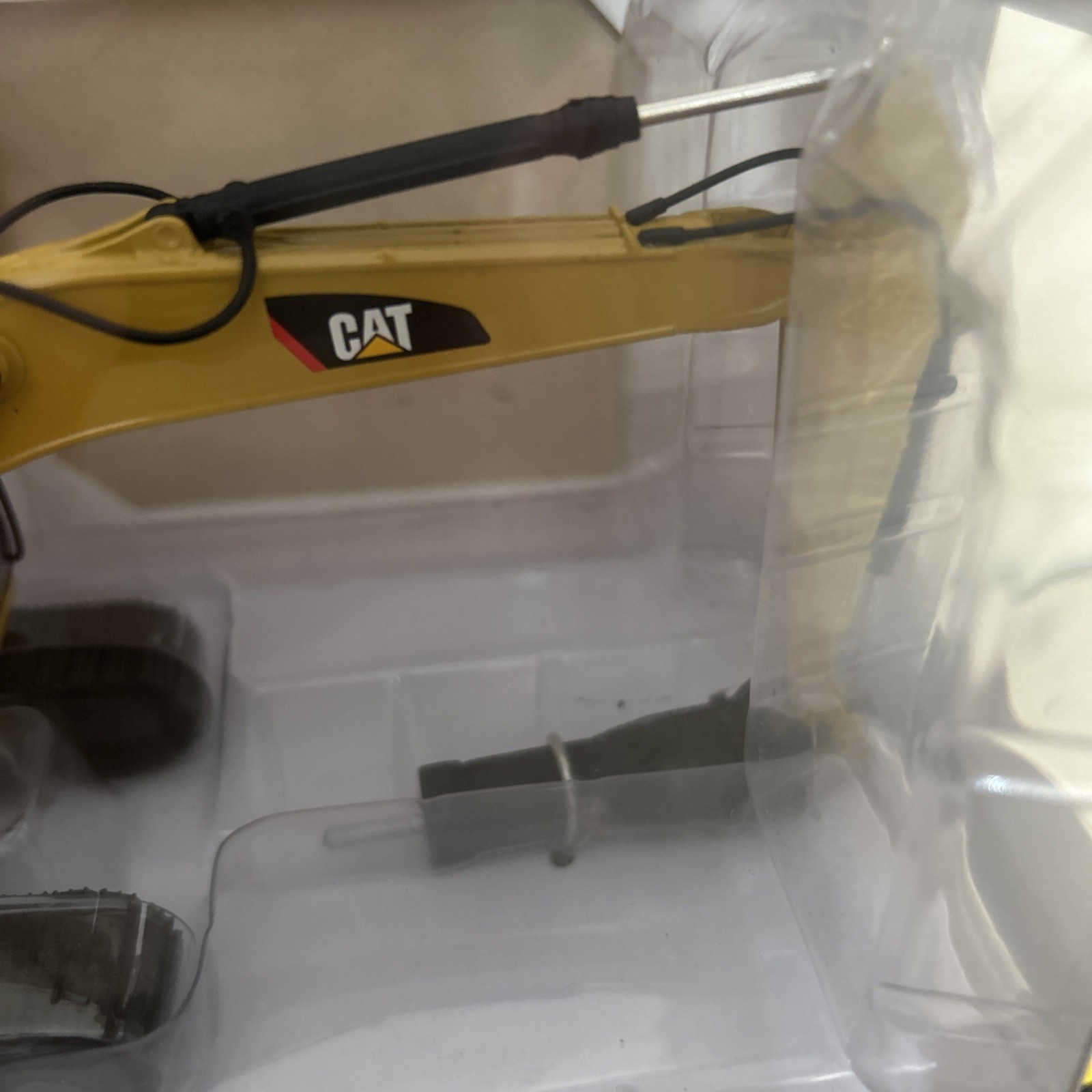 NORSCOT 55282 CAT 323D L HYDRAULIC EXCAVATOR W/CAT H120E HAMMER 1:50 55282 box1