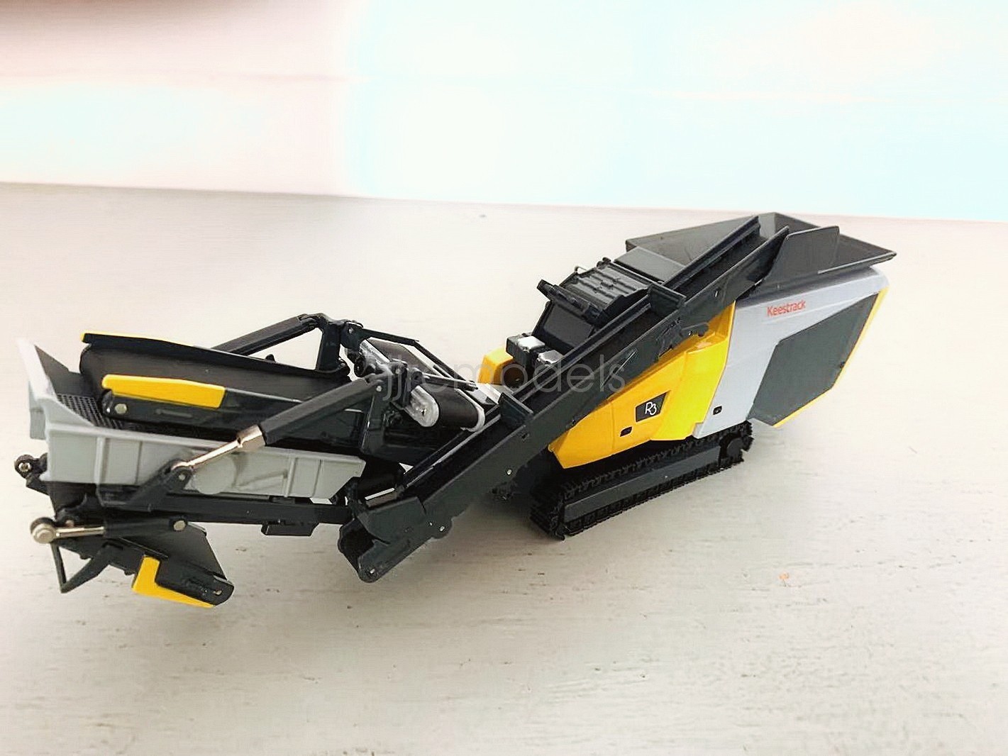 1/50 Scale For KEESTRACK Crusher DESTROYER R3 Diecast Collection Model