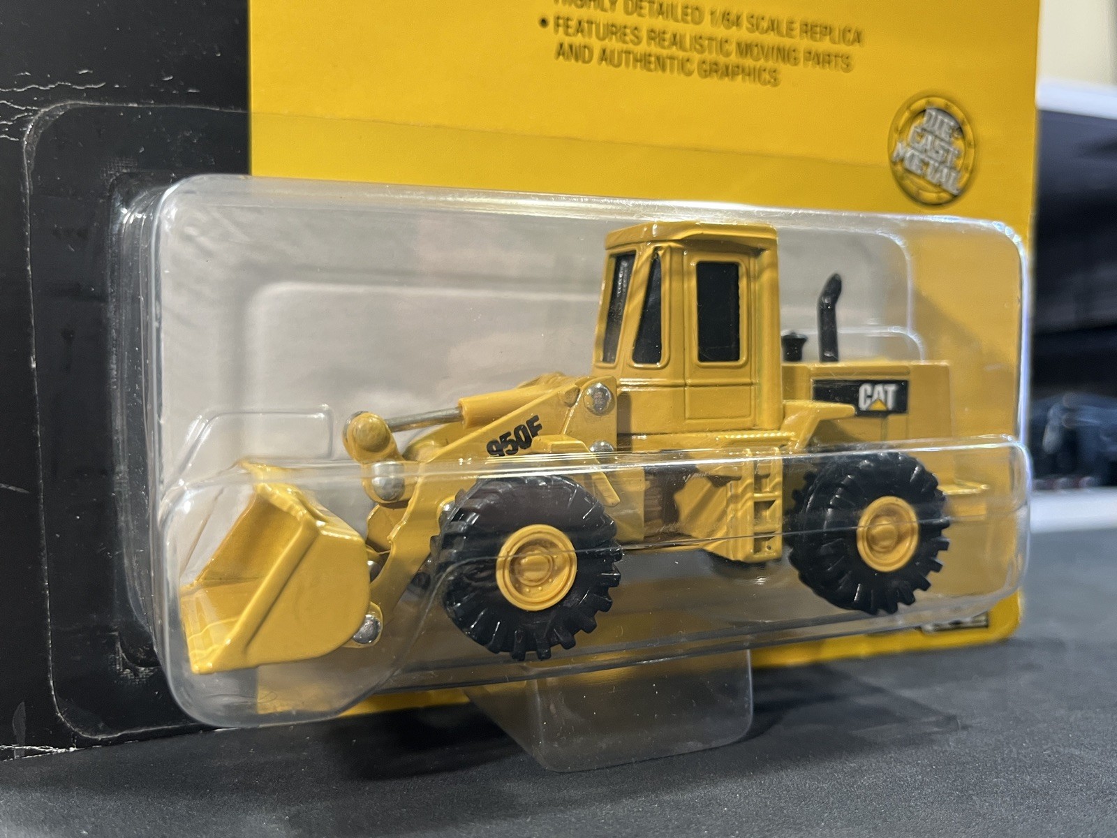 1992 ERTL CAT Caterpillar 950F Wheel Loader 1:64